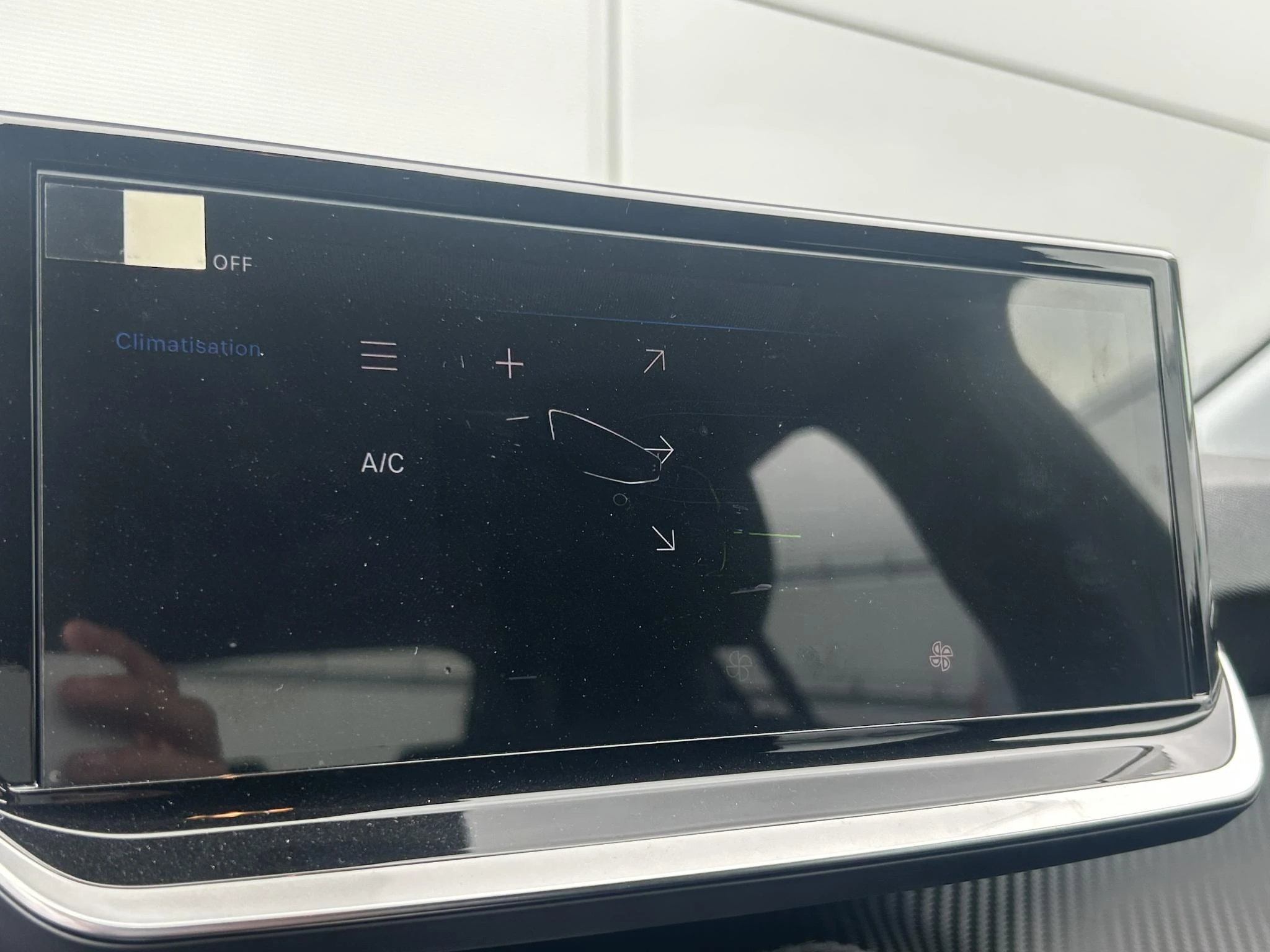 Peugeot-208-image-13
