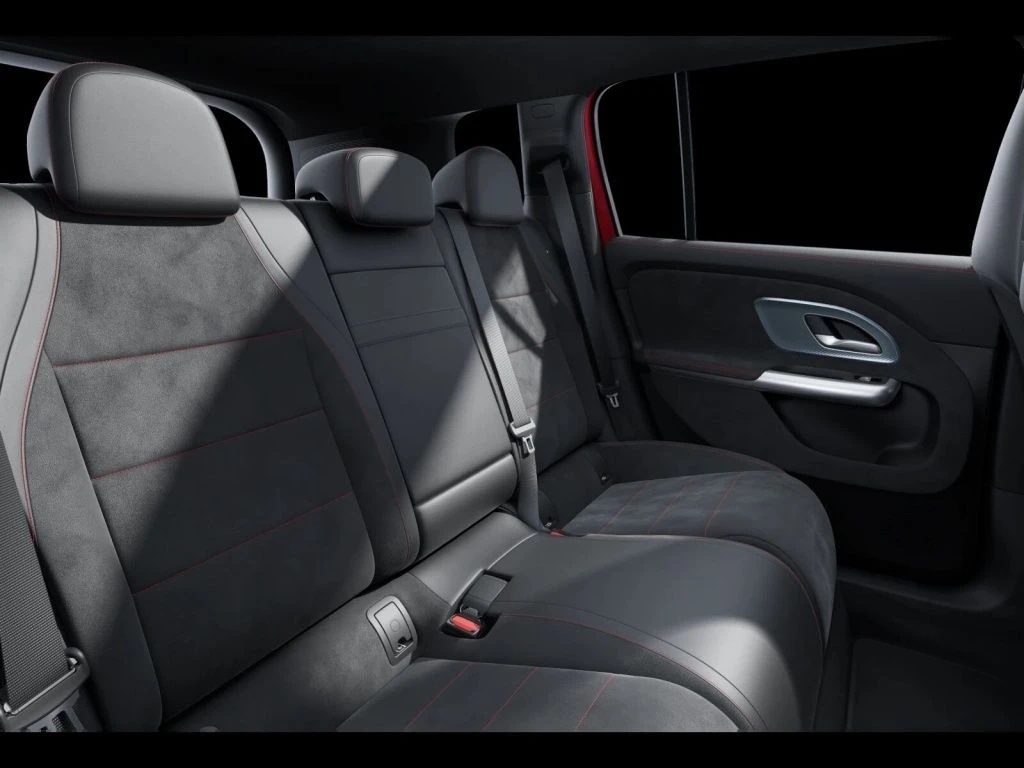 Mercedes-Benz-GLB 250+-image-10