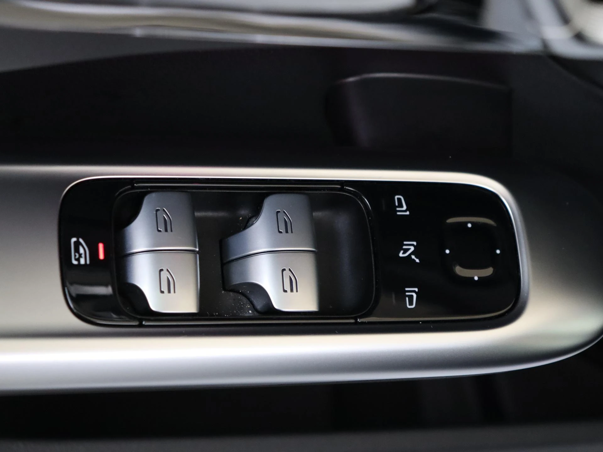 Mercedes-Benz-C-Klasse-image-26