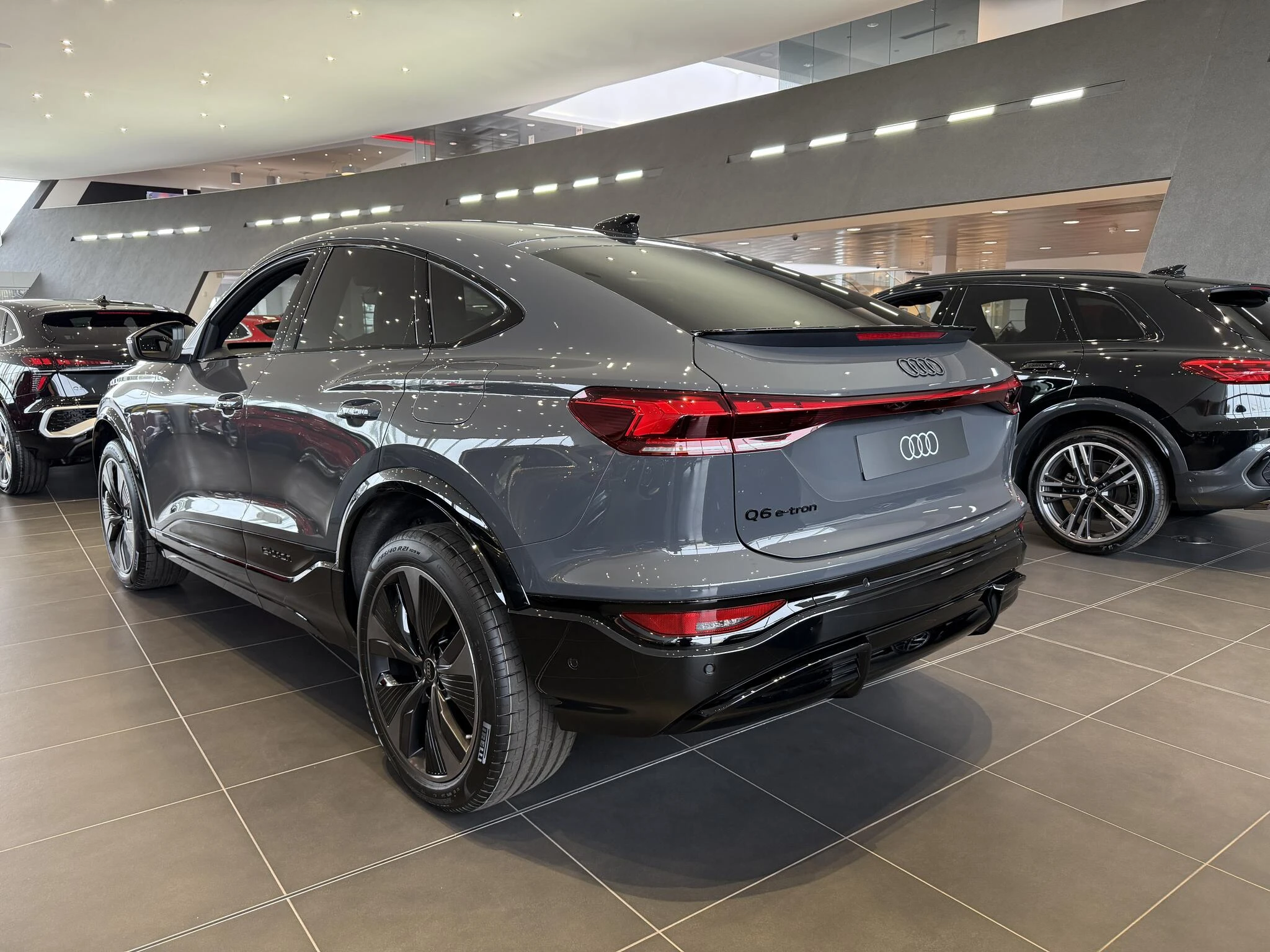Audi-Q6 e-tron-image-4