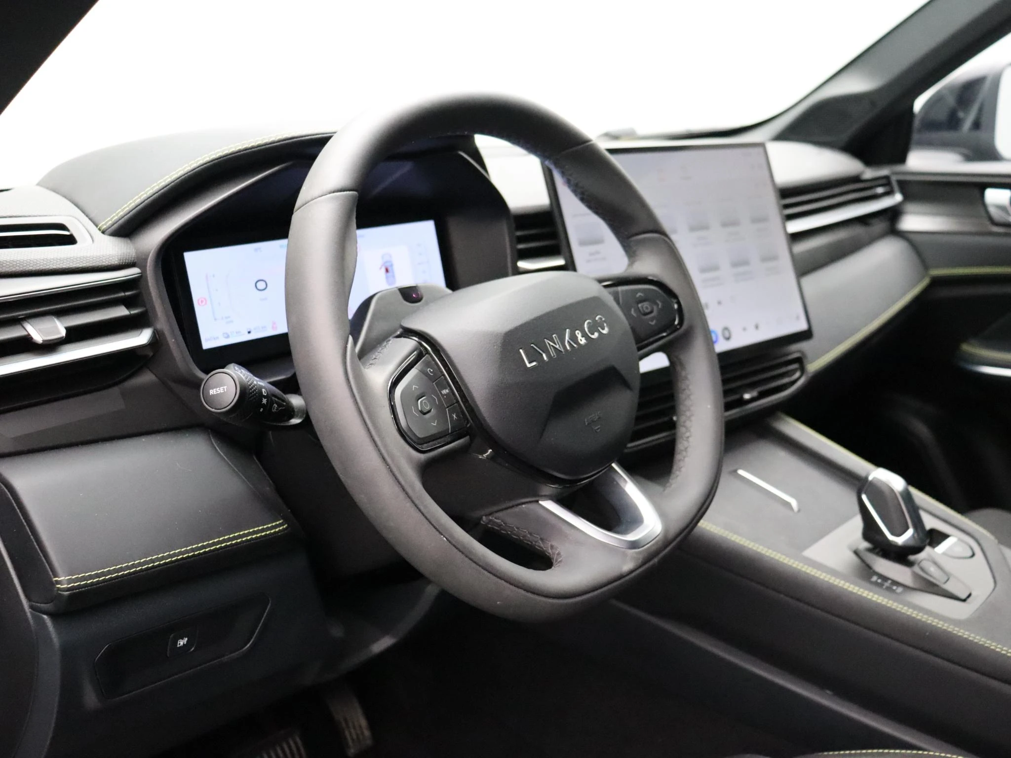 Lynk & Co-01-image-11