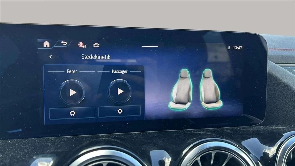 Mercedes-Benz-EQA-image-16