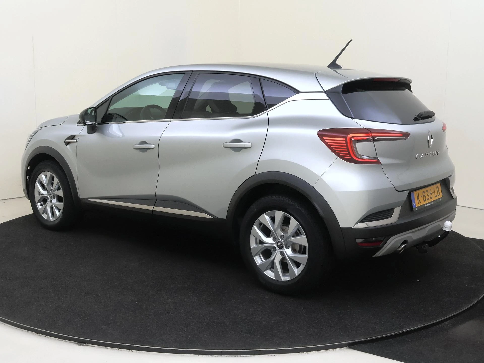 Renault-Captur-image-2