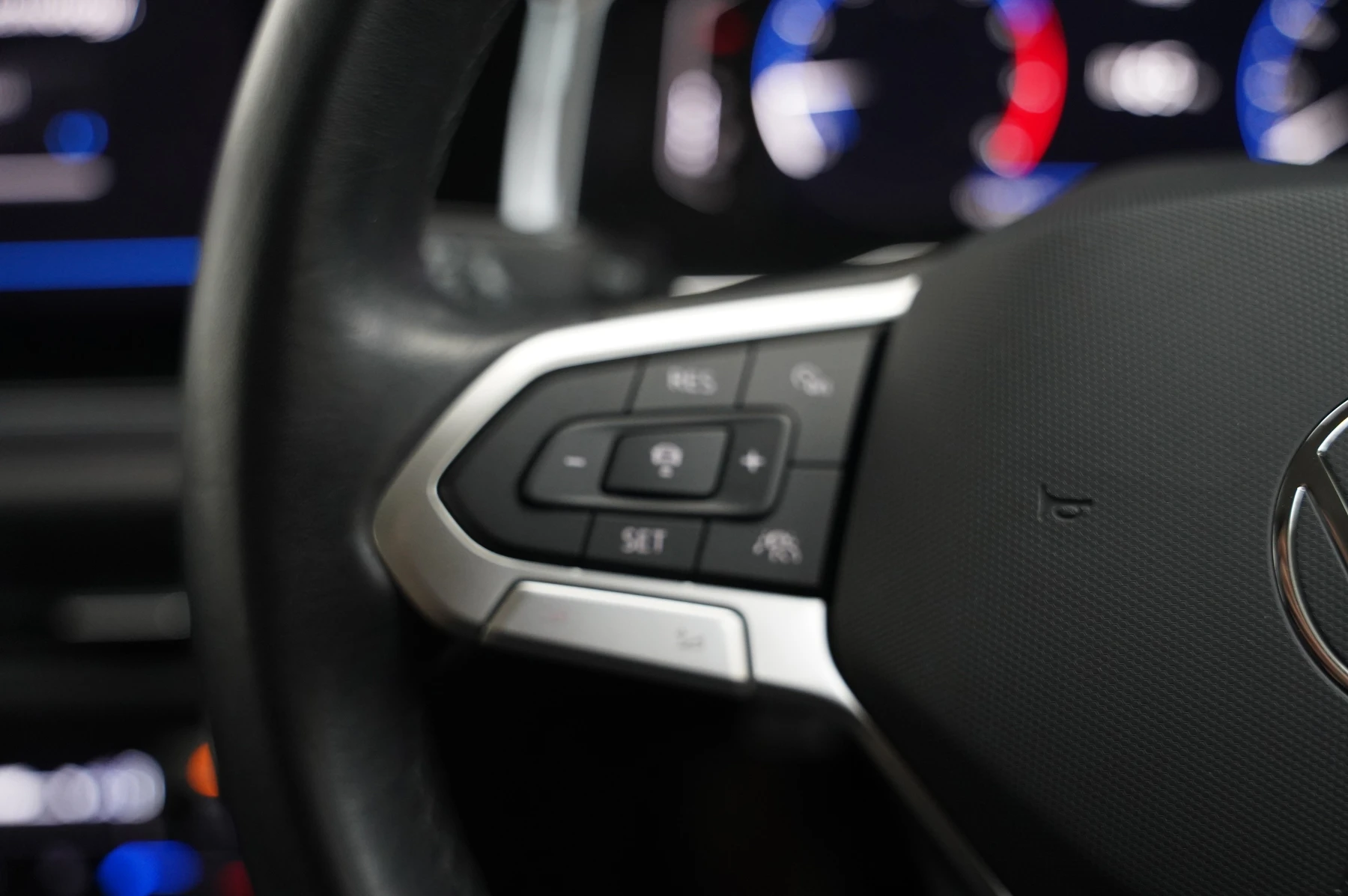 Volkswagen-Polo-image-16