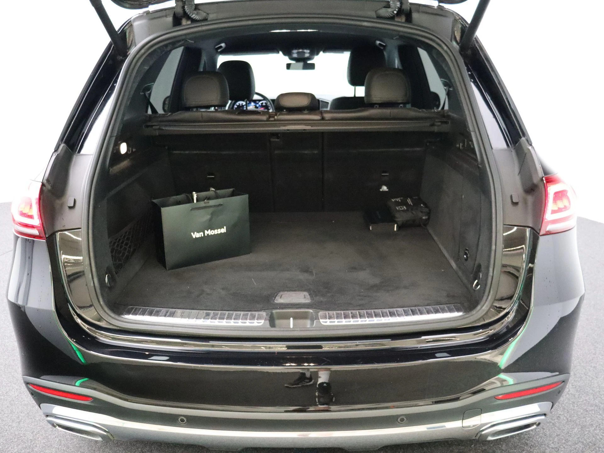 Mercedes-Benz-GLE-image-28