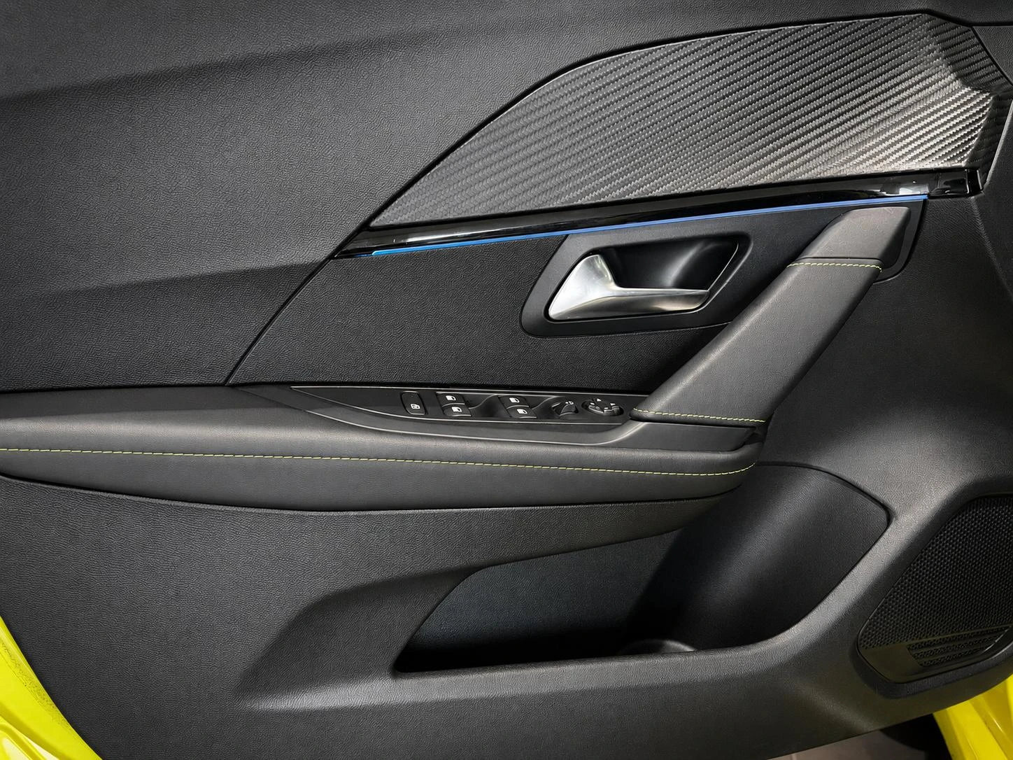 Peugeot e-208 EV GT 51 kWh