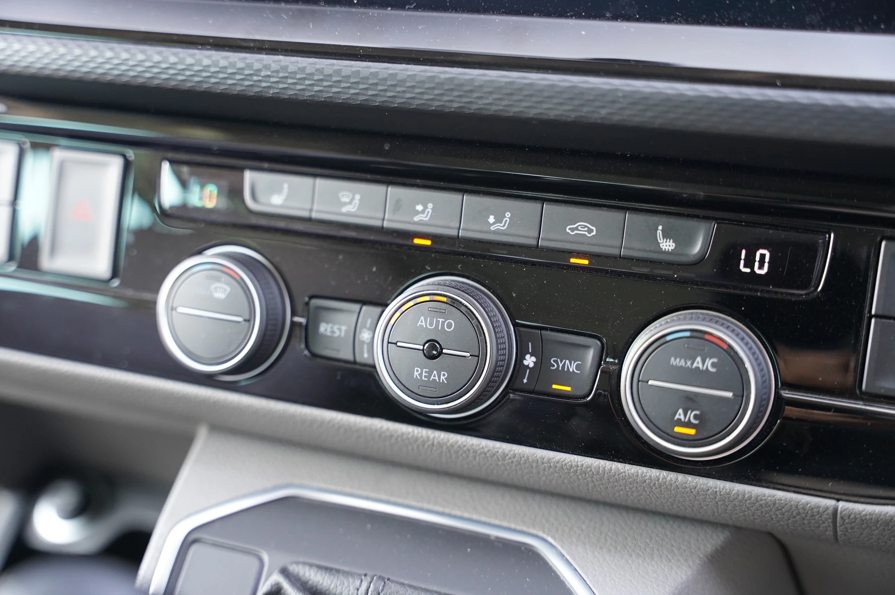 Volkswagen-California-image-21