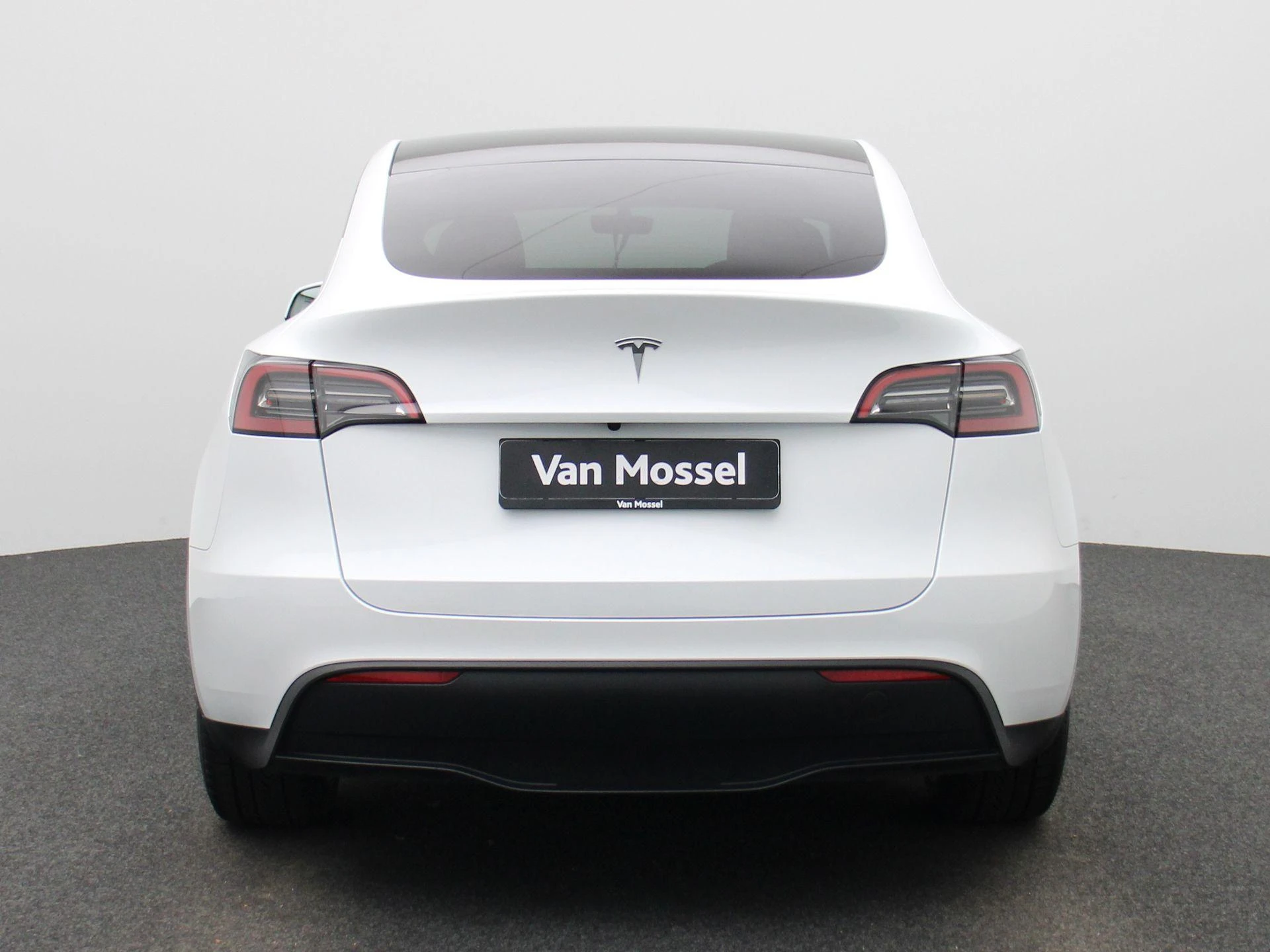 Tesla-Model Y-image-4
