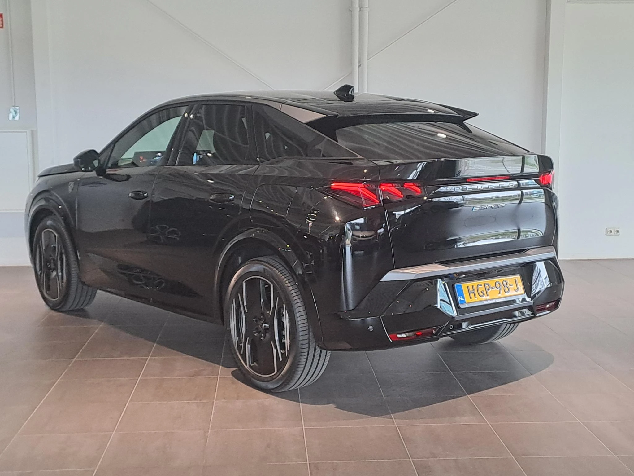 Peugeot-e-3008-image-6