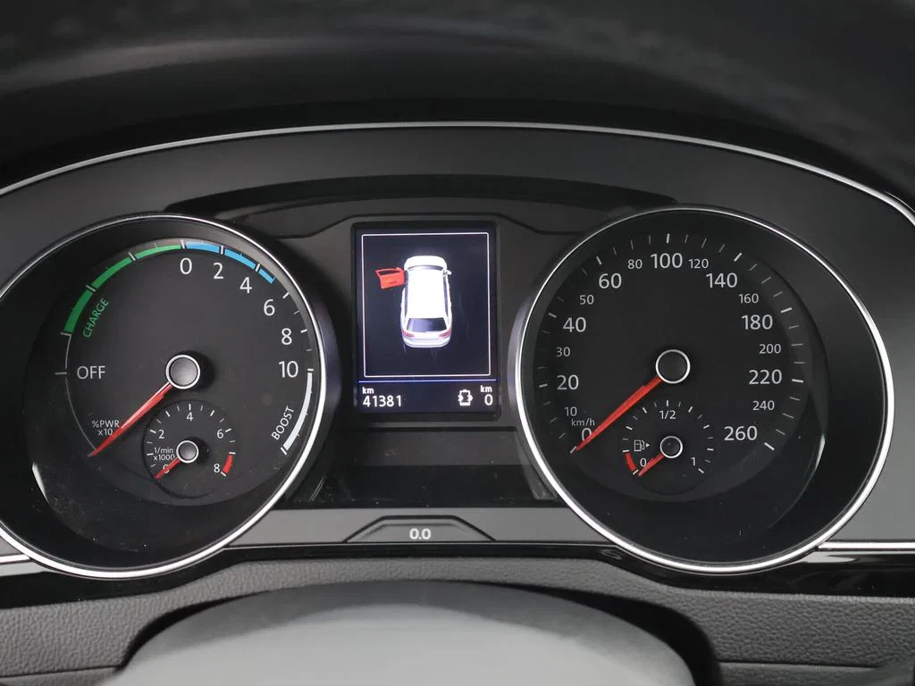 Volkswagen-Passat-image-15
