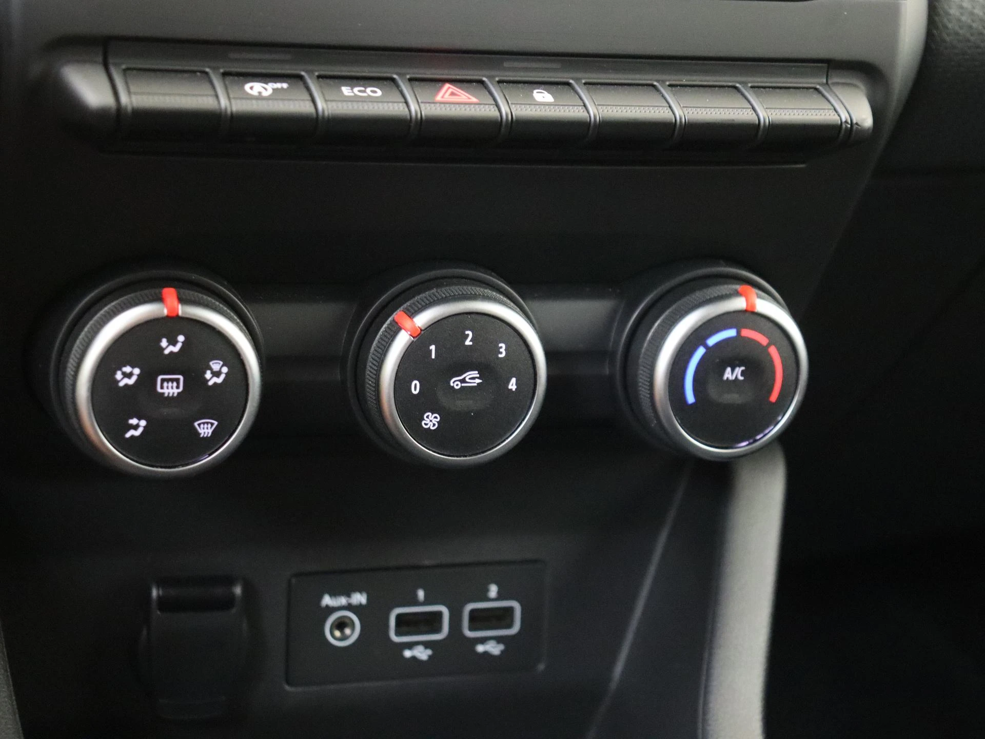 Renault-Clio-image-18
