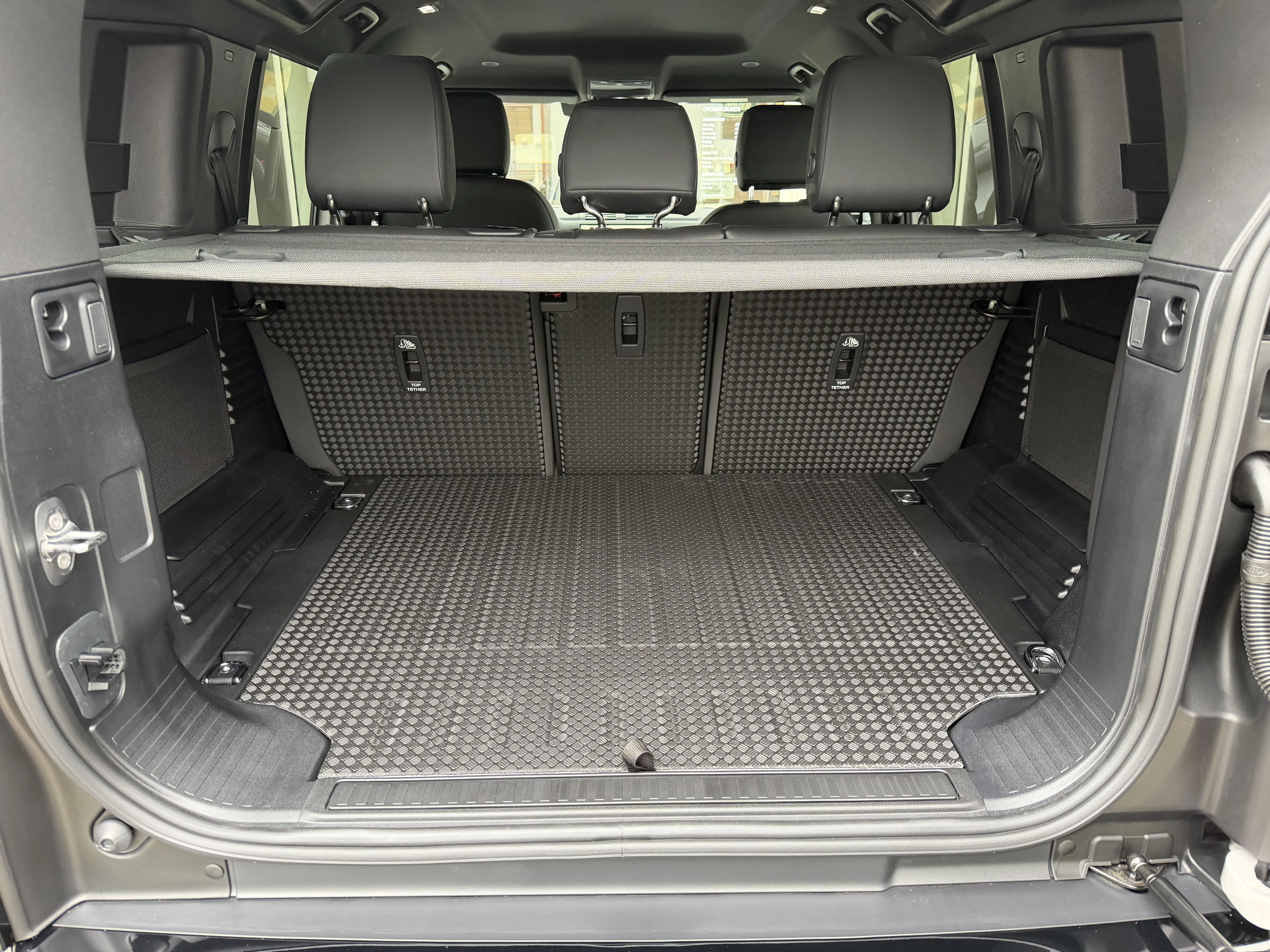 Land Rover-Defender-image-7