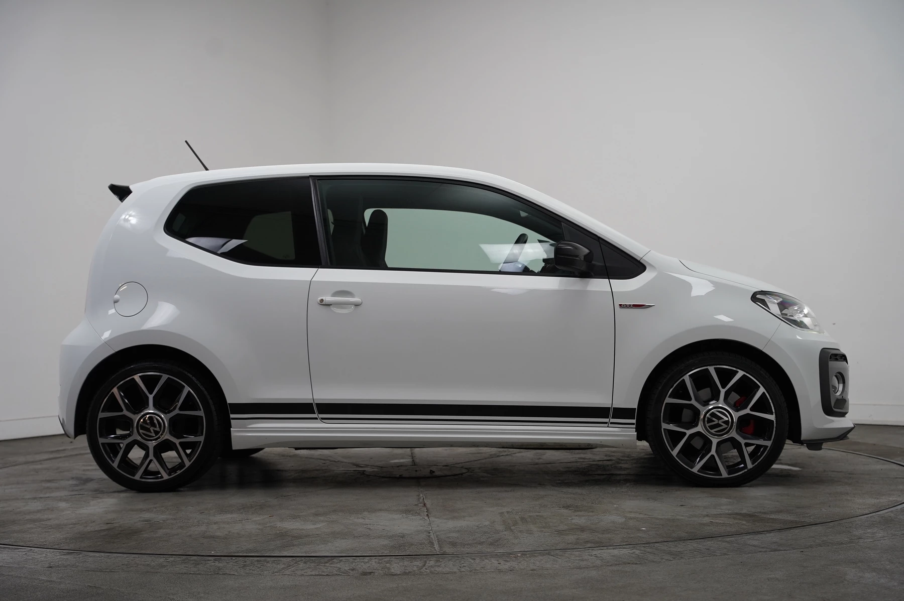 Volkswagen-up!-image-3