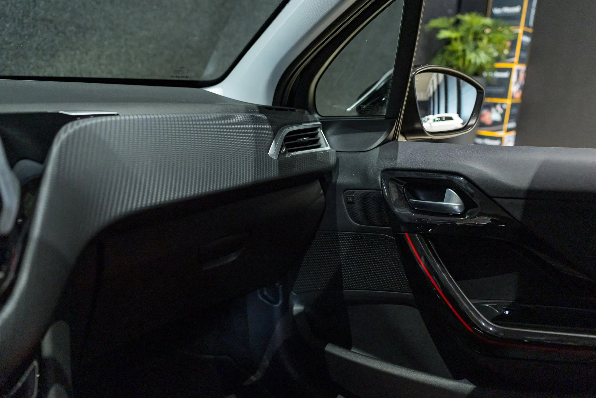 Peugeot-208-image-22