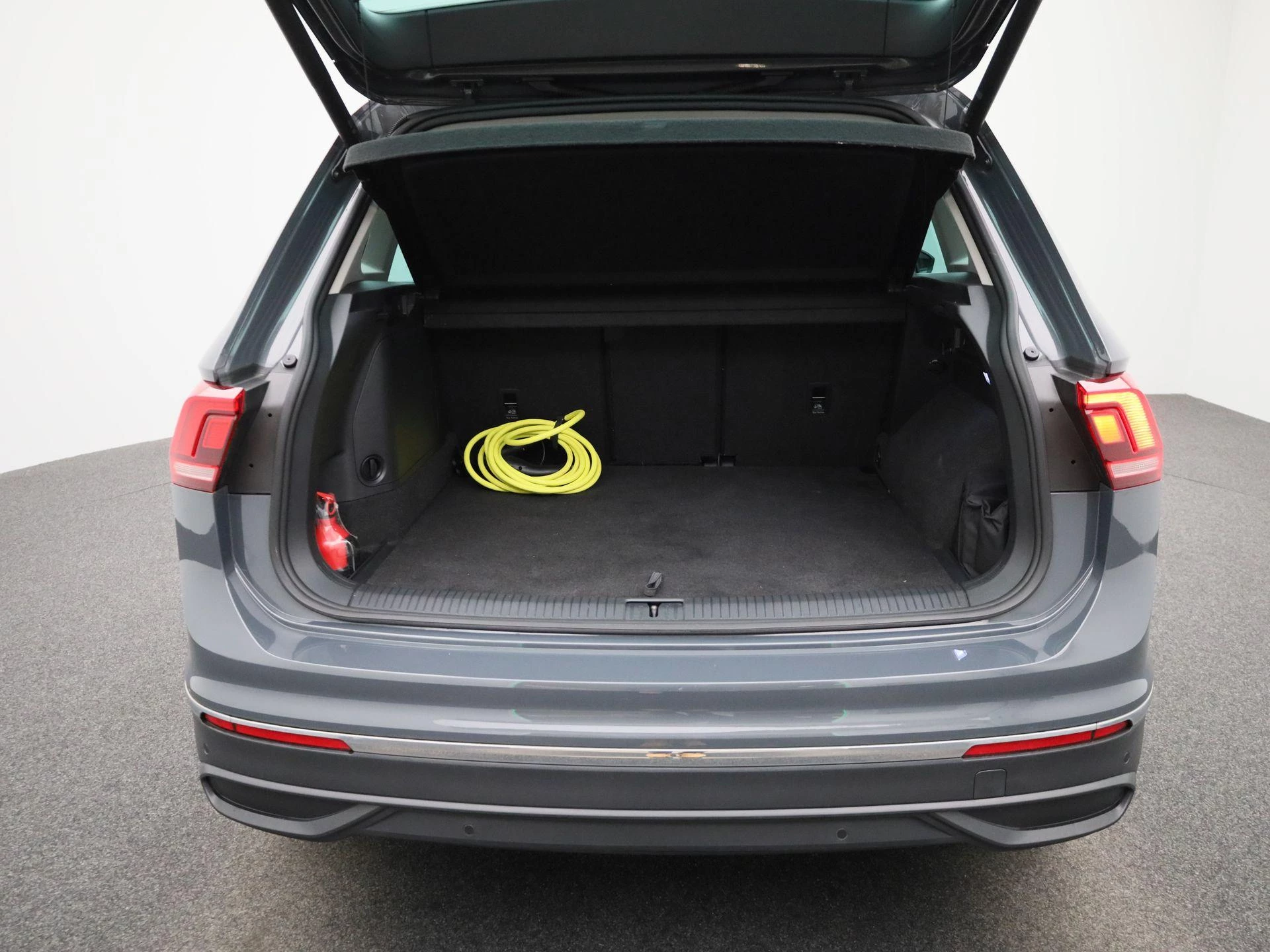 Volkswagen-Tiguan-image-12