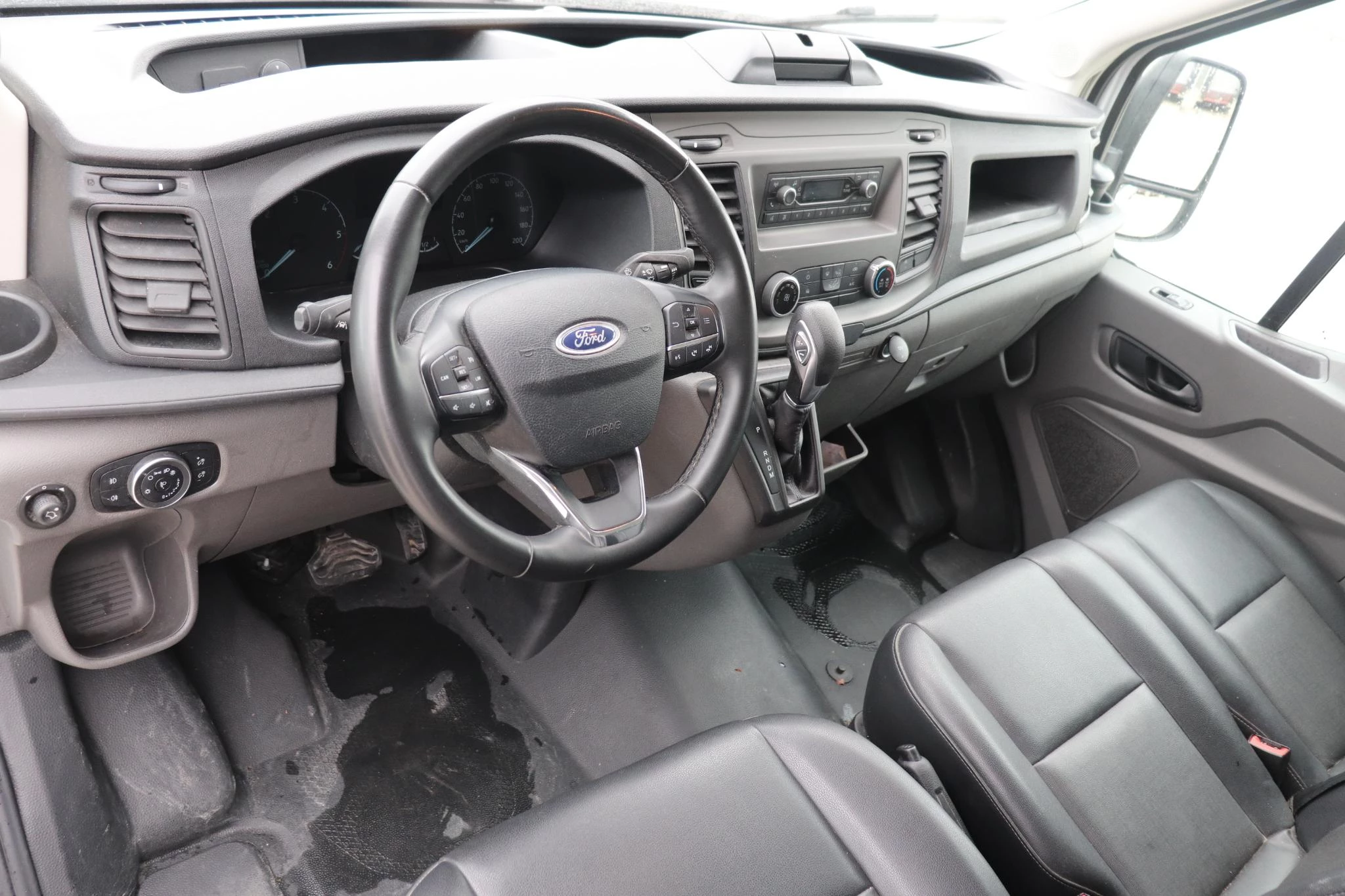 Ford-Transit-image-13