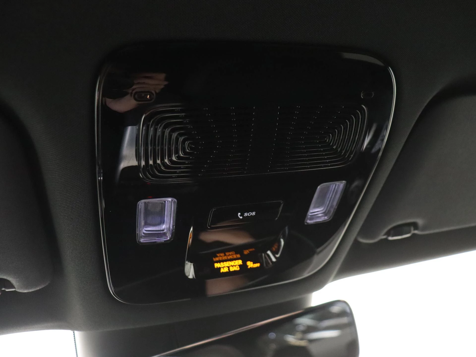 Mercedes-Benz-CLA-image-21