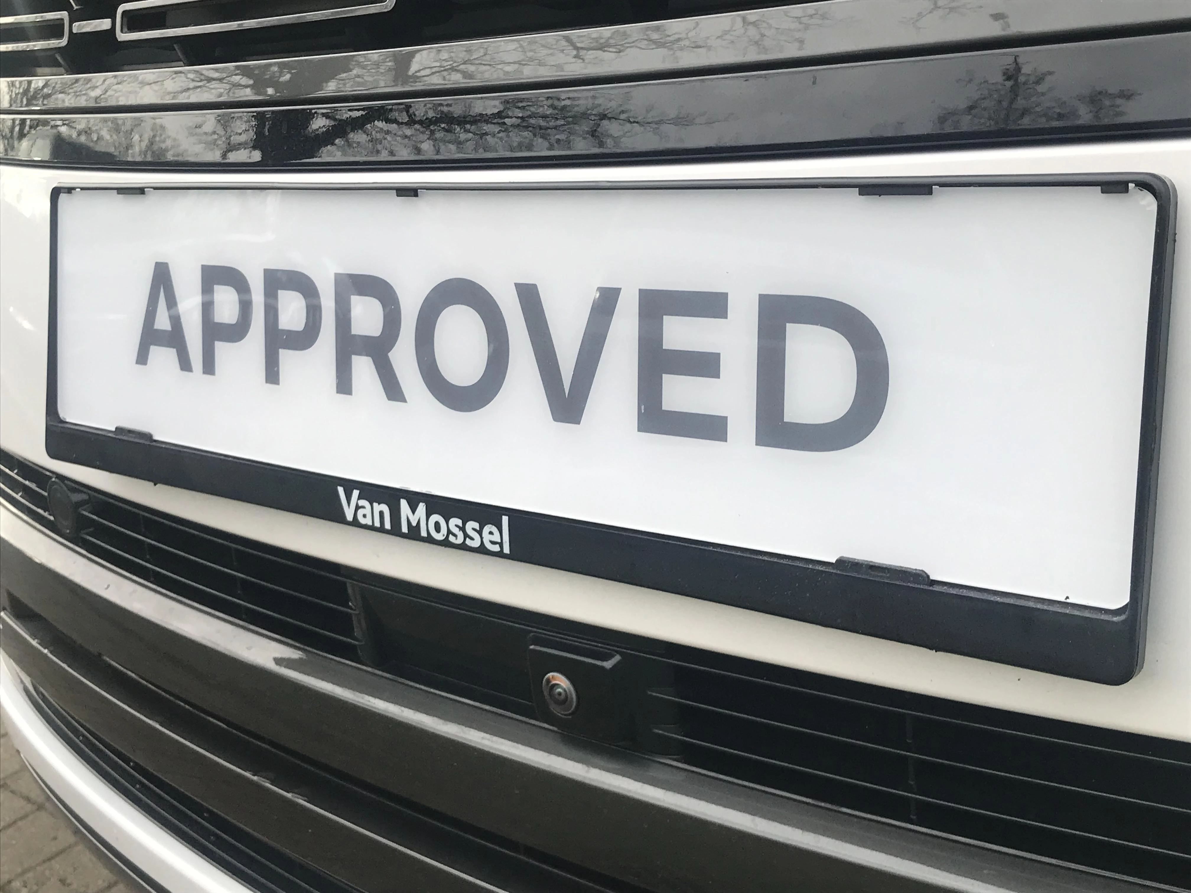 Land Rover-Range Rover-image-32