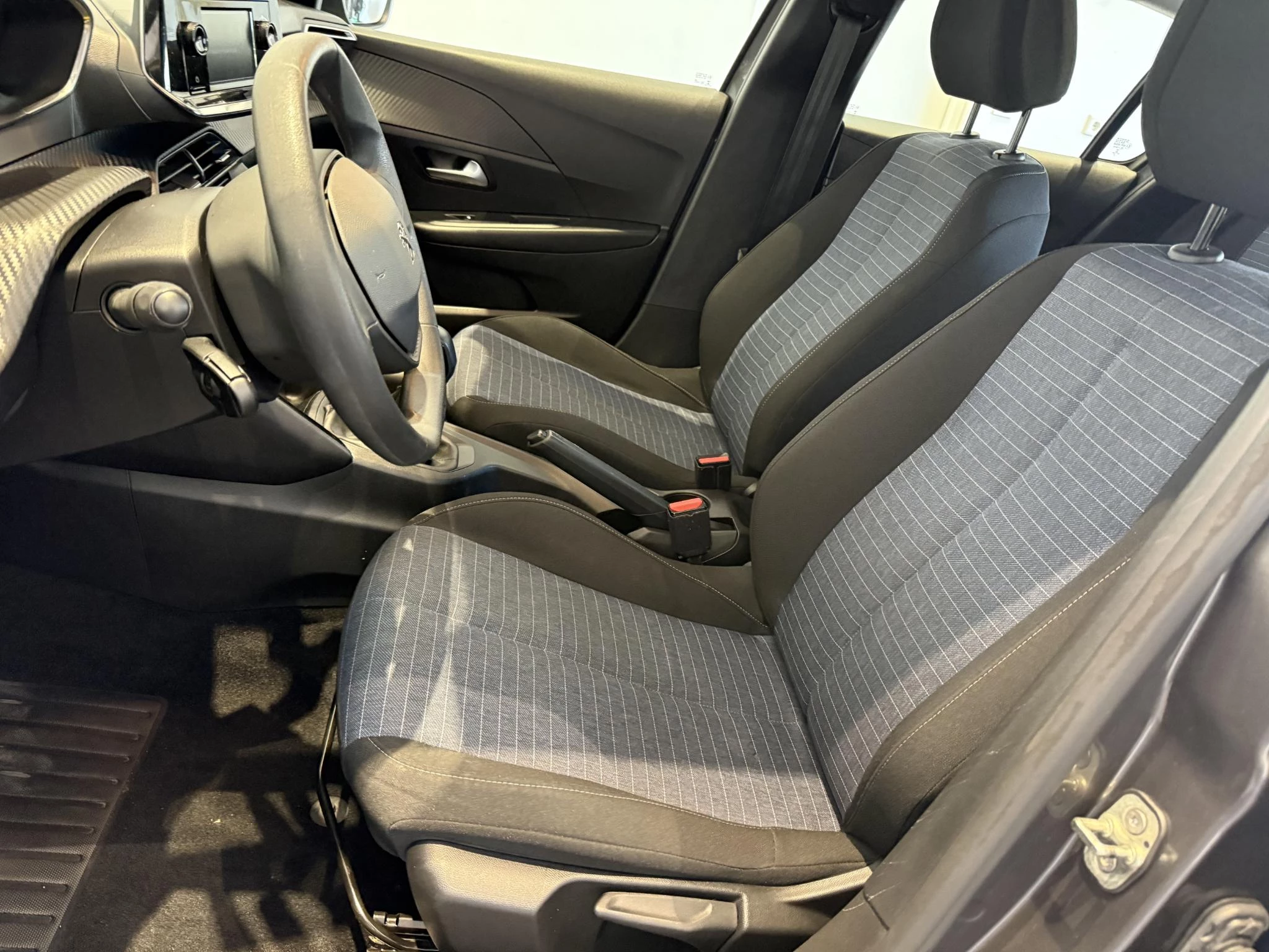 Peugeot-208-image-7