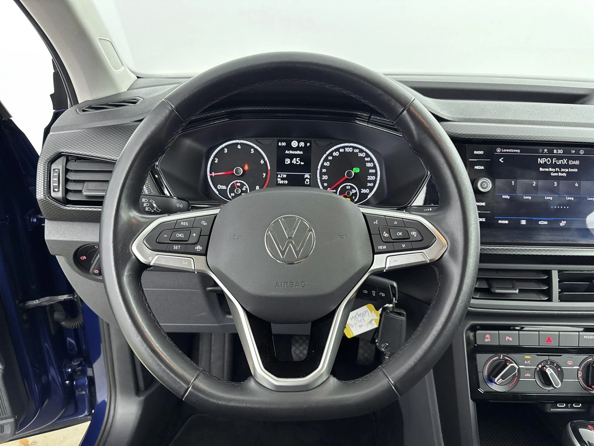Volkswagen-T-Cross-image-12