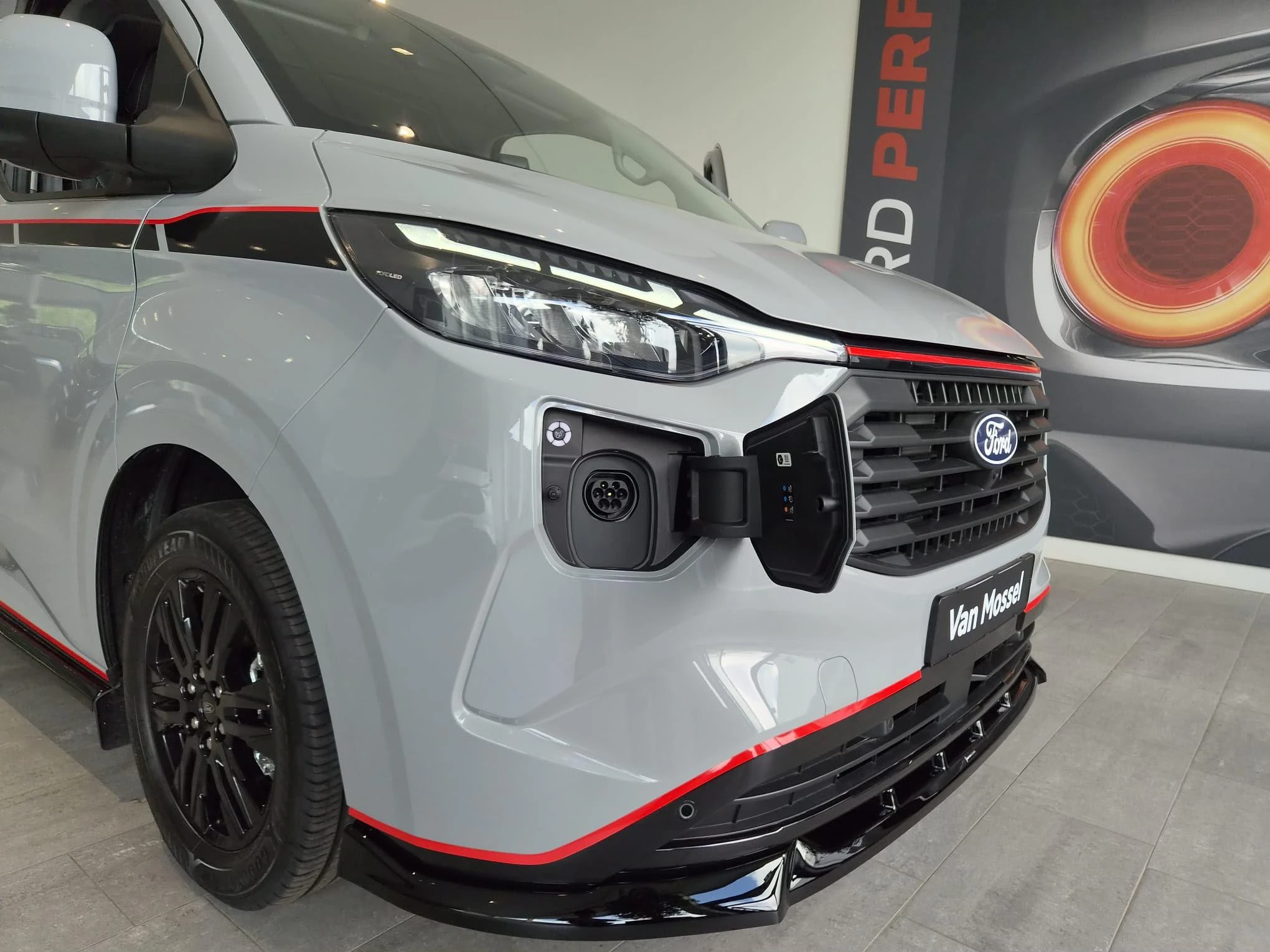 Ford-Transit Custom-image-8