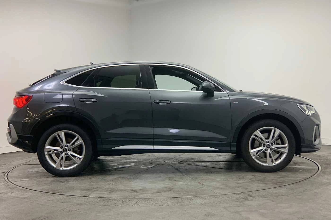 Audi-Q3-image-3