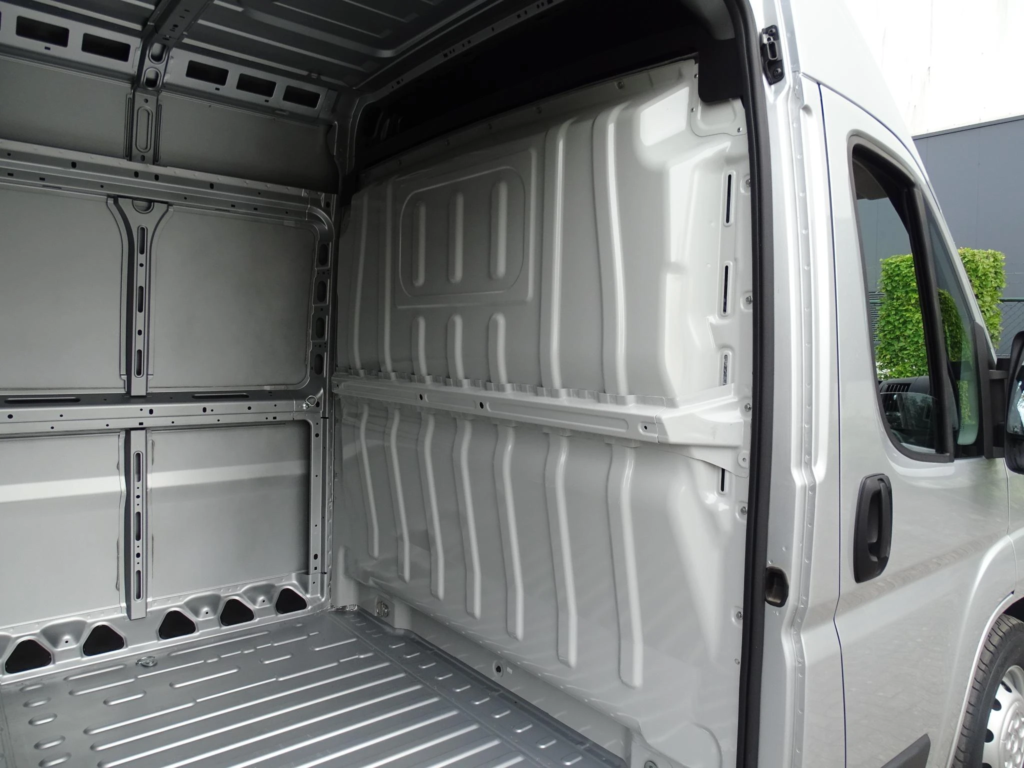 Opel-Movano-image-9