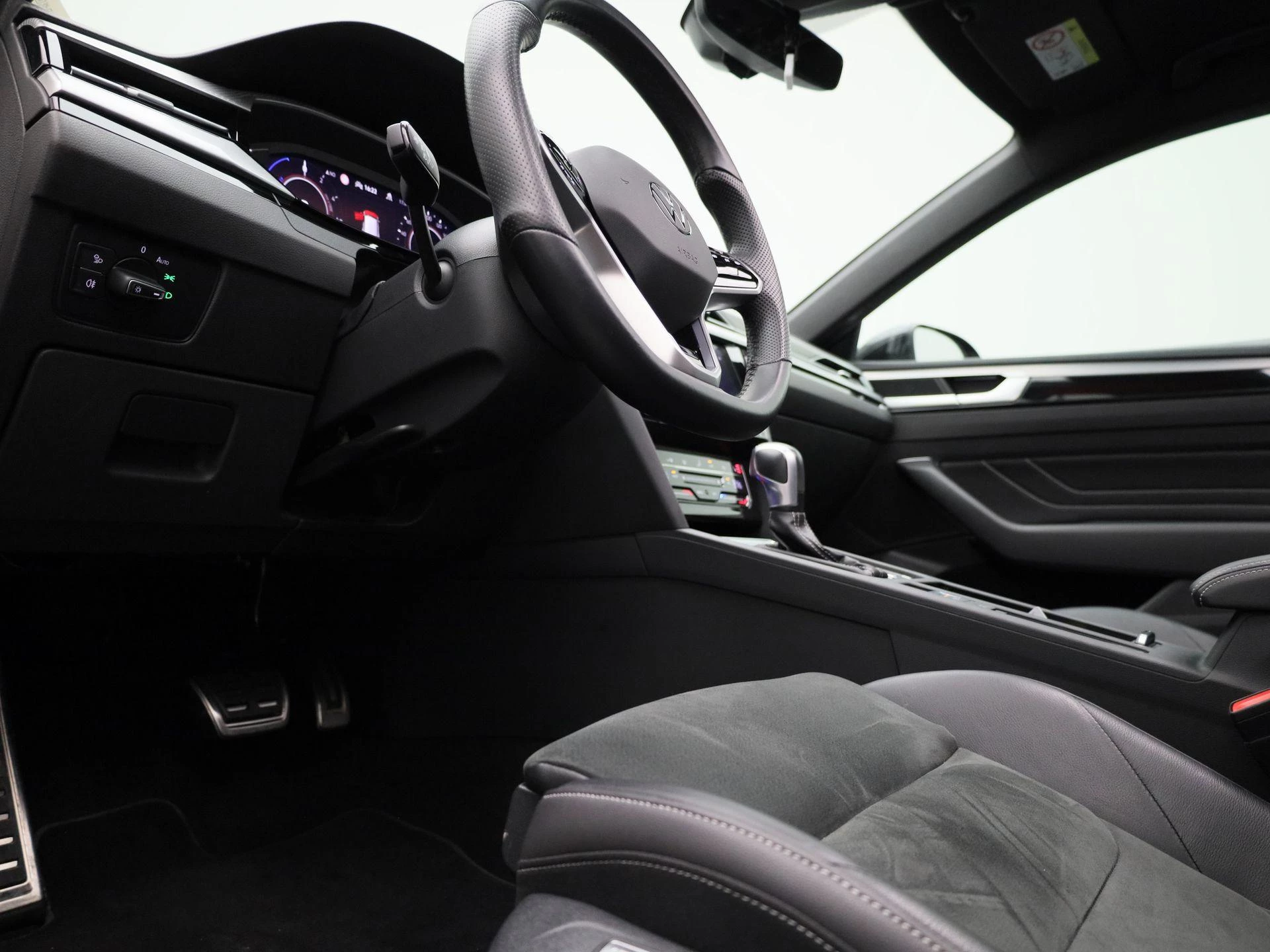 Volkswagen-Arteon-image-39