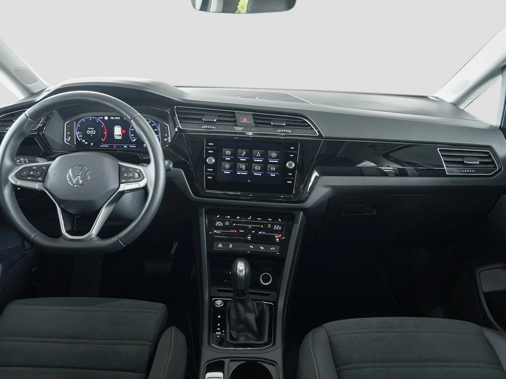 Volkswagen-Touran-image-10