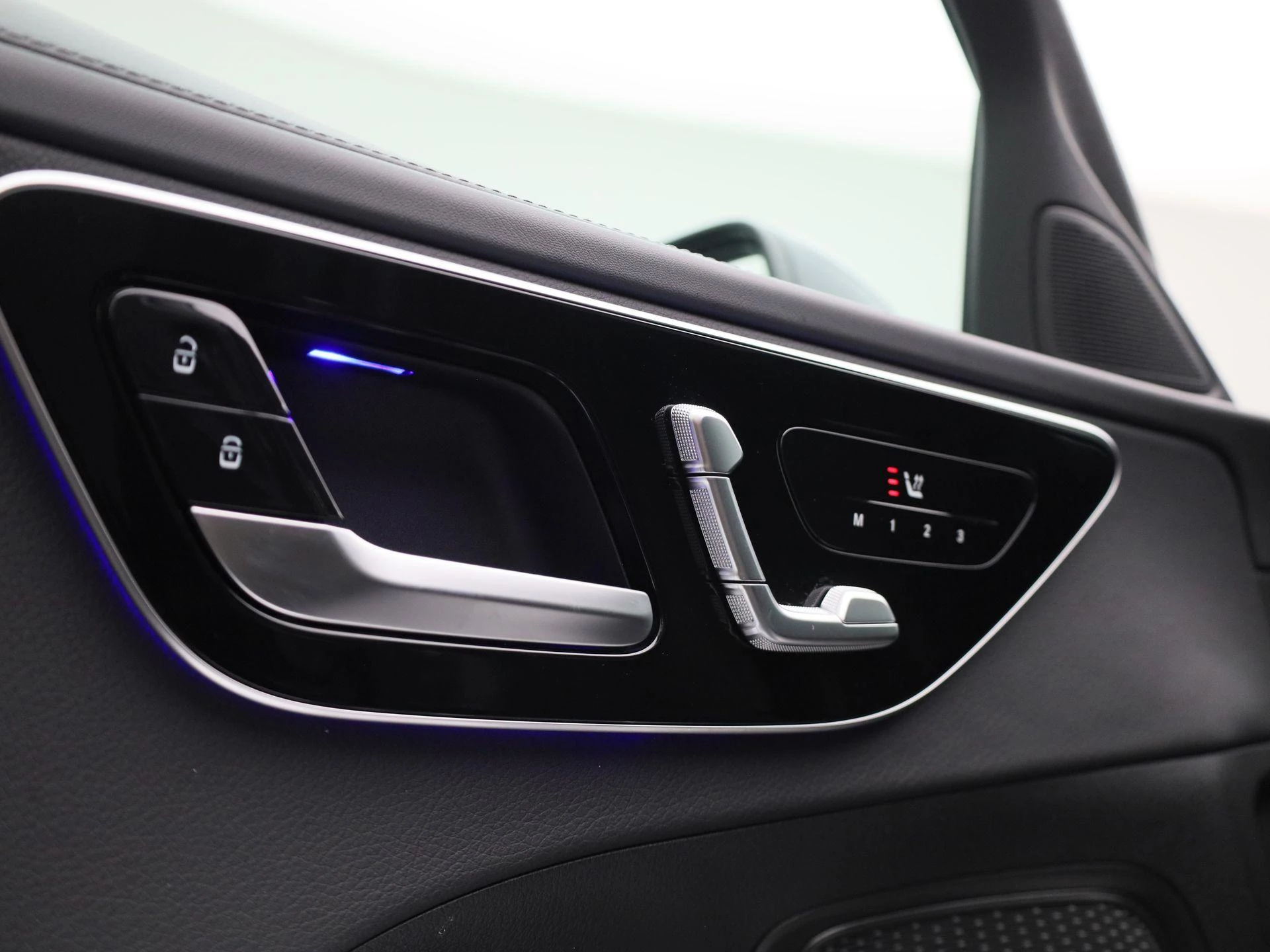 Mercedes-Benz-C-Klasse-image-38