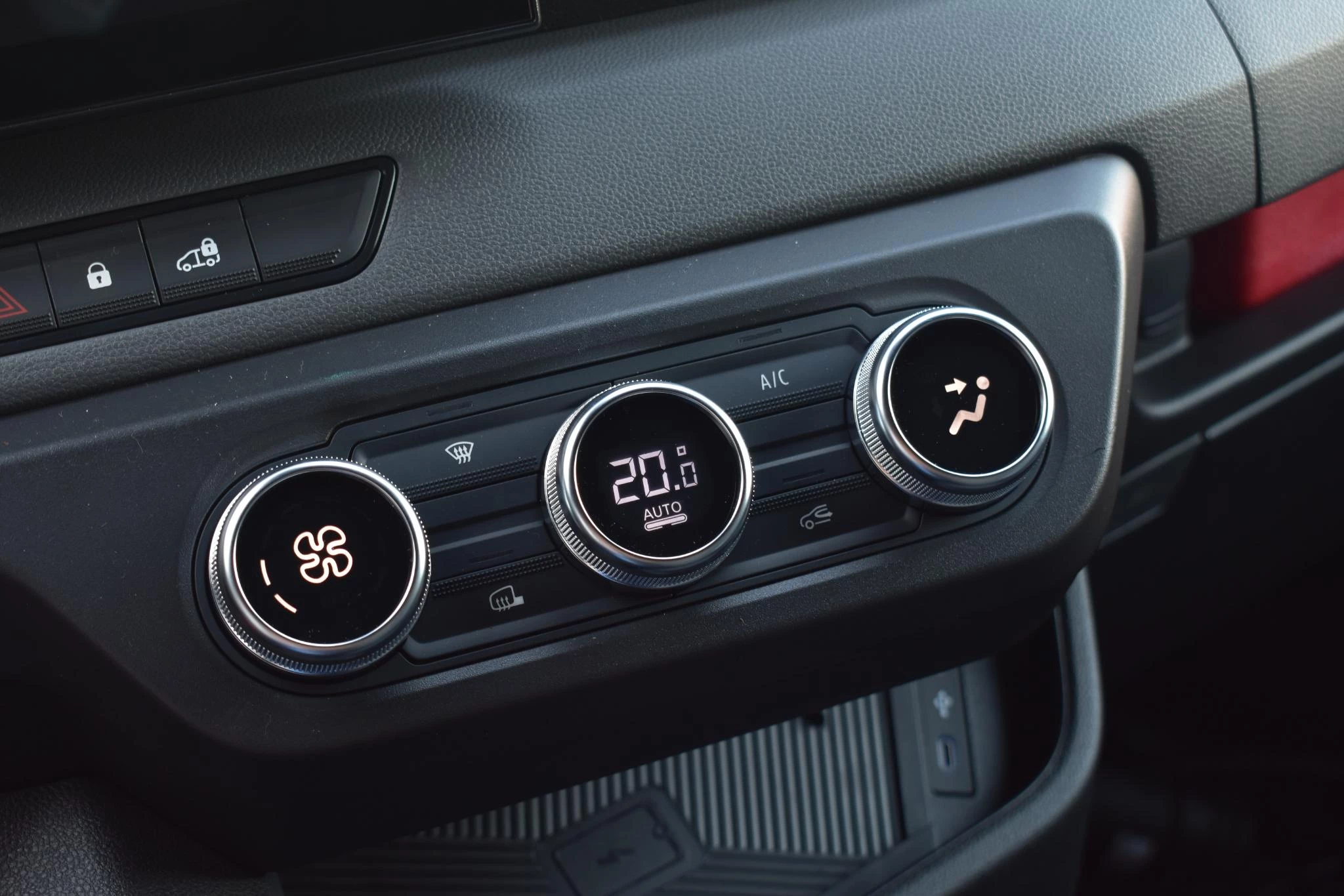 Nissan-Interstar-image-22