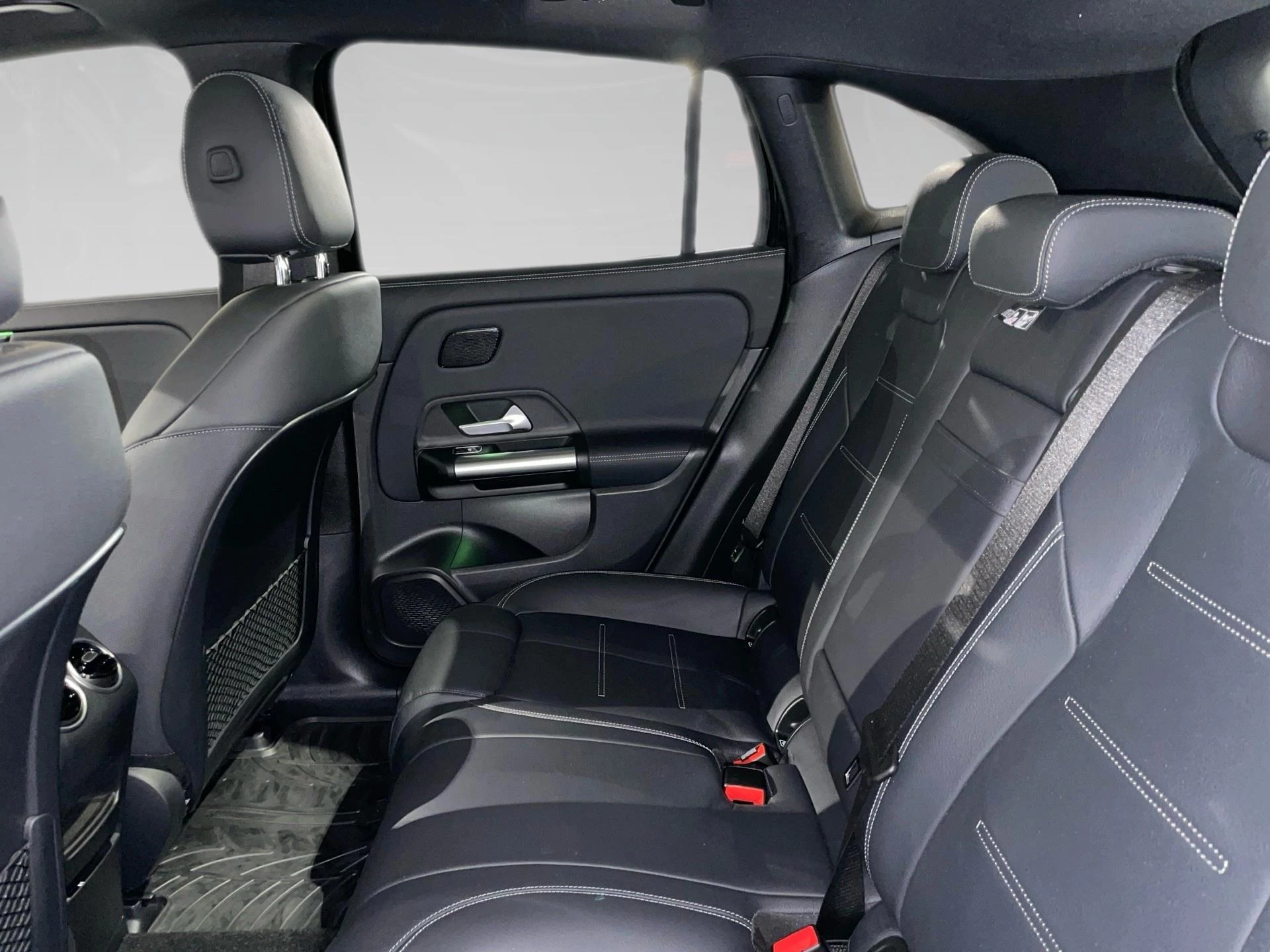 Mercedes-Benz-EQA-image-10