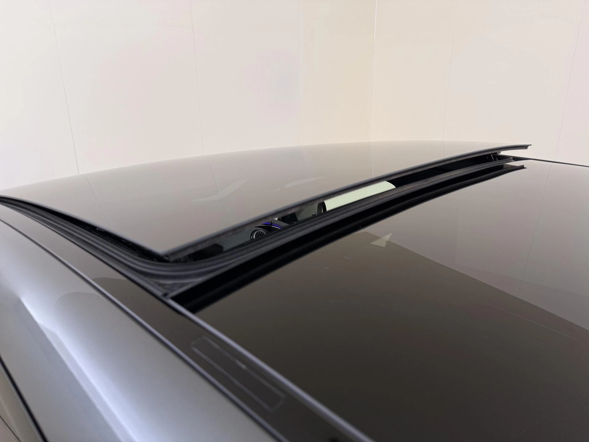 Mercedes-Benz-EQE-image-29