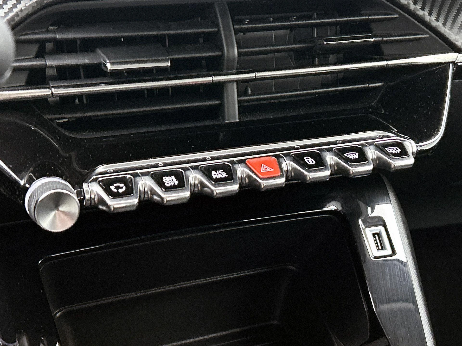 Peugeot-208-image-17