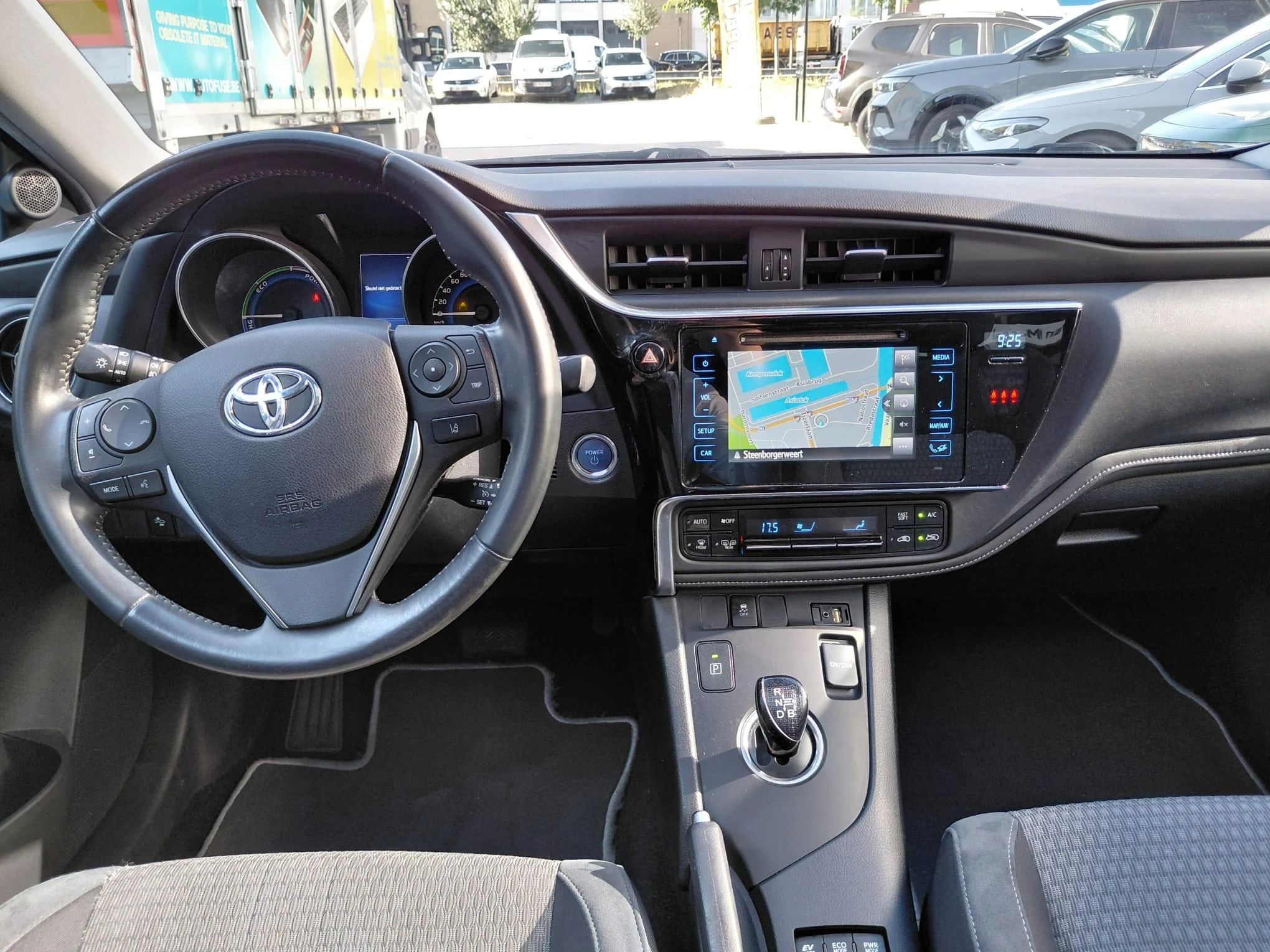 Toyota Auris Touring Sports 1.8 VVT-i Hybrid CVT Dynamic HSD