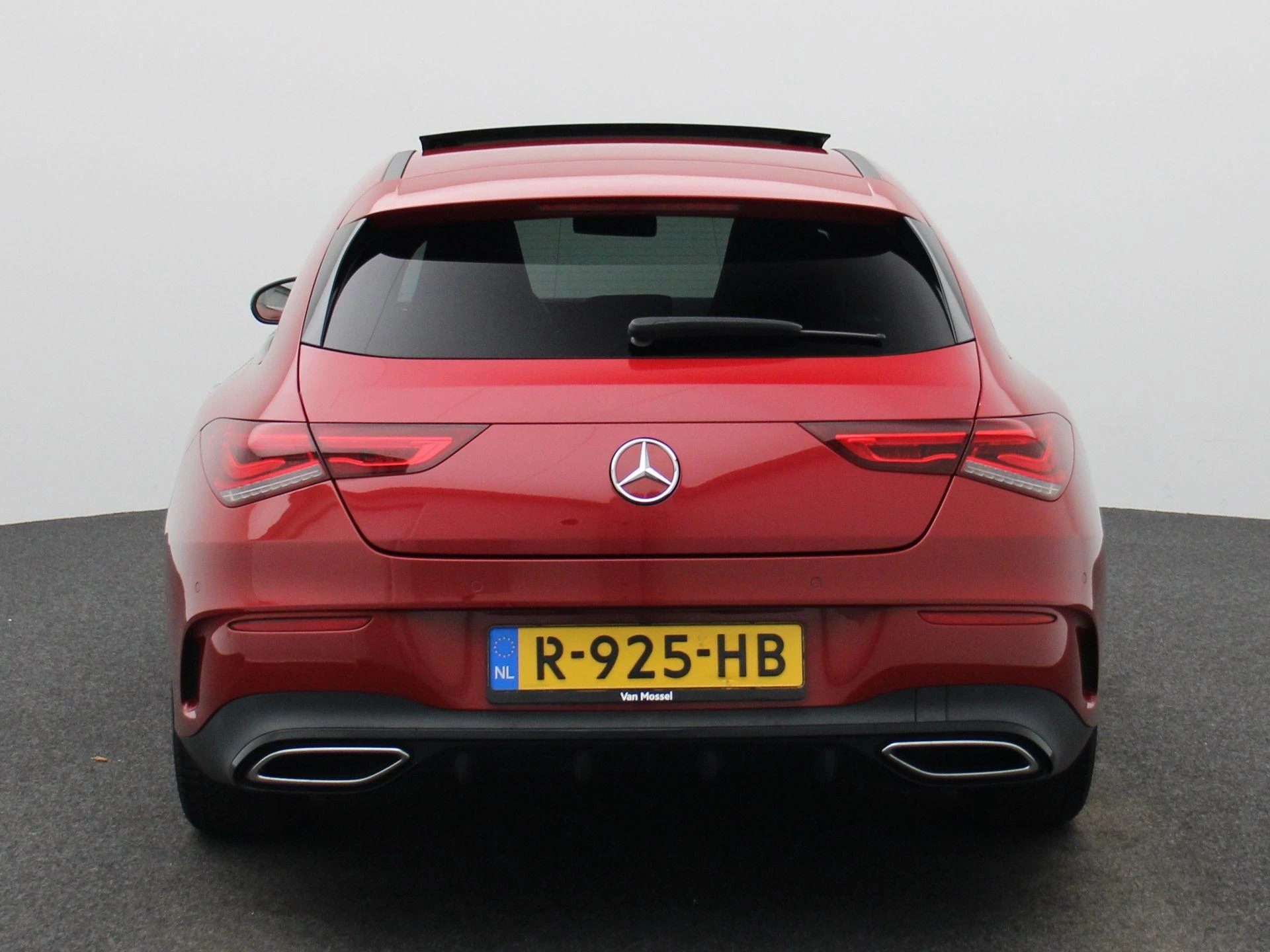 Mercedes-Benz-CLA-image-4