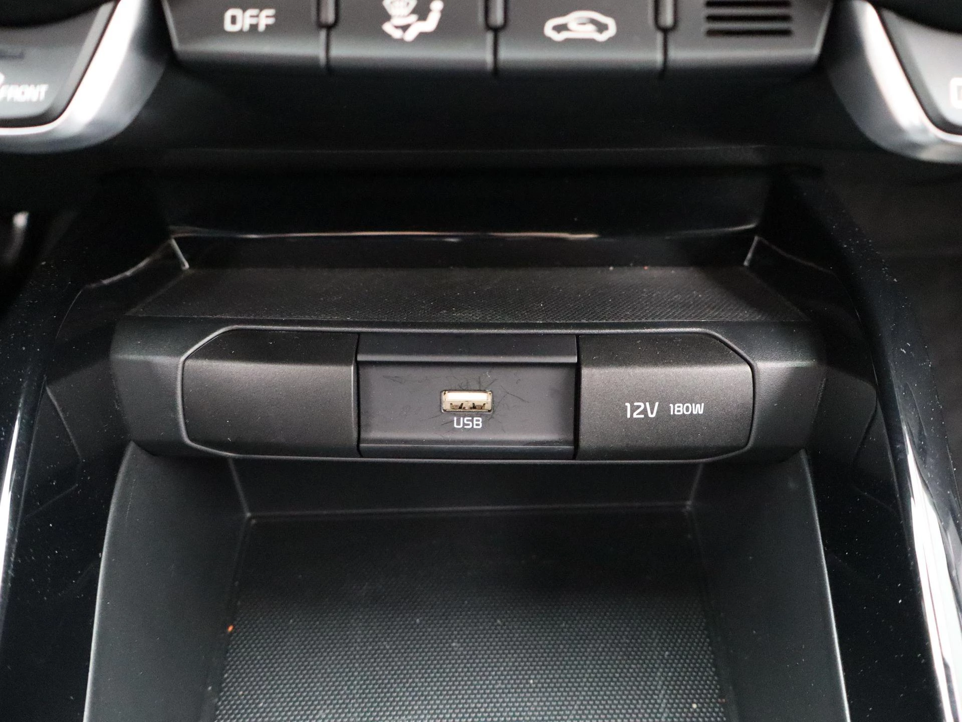 Kia-Stonic-image-23