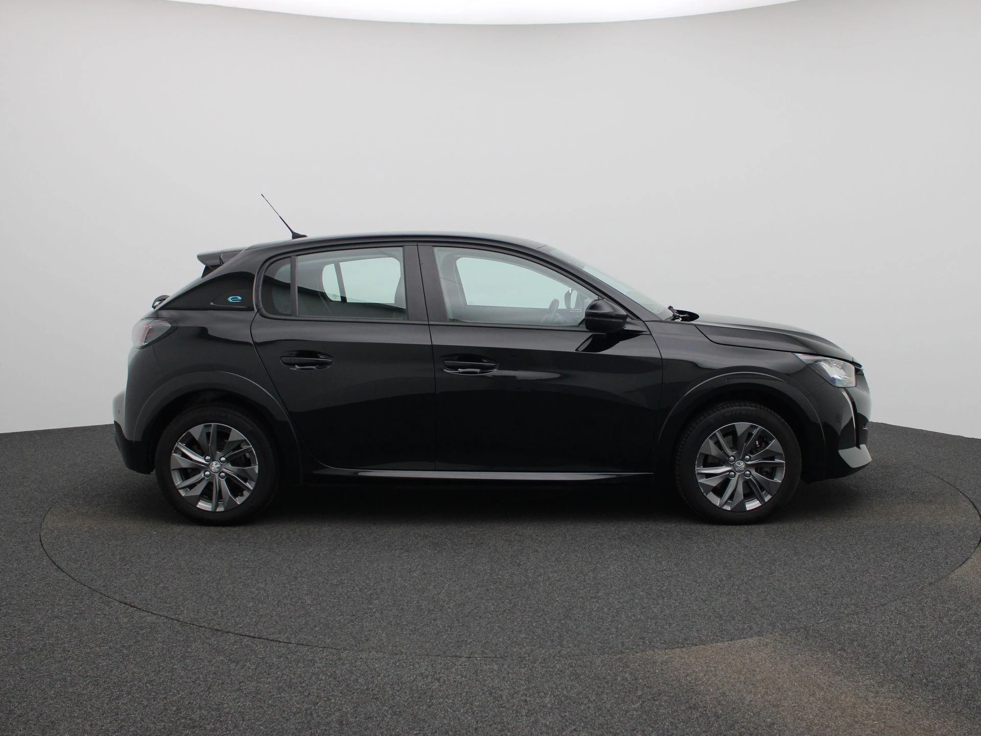 Peugeot-e-208-image-6