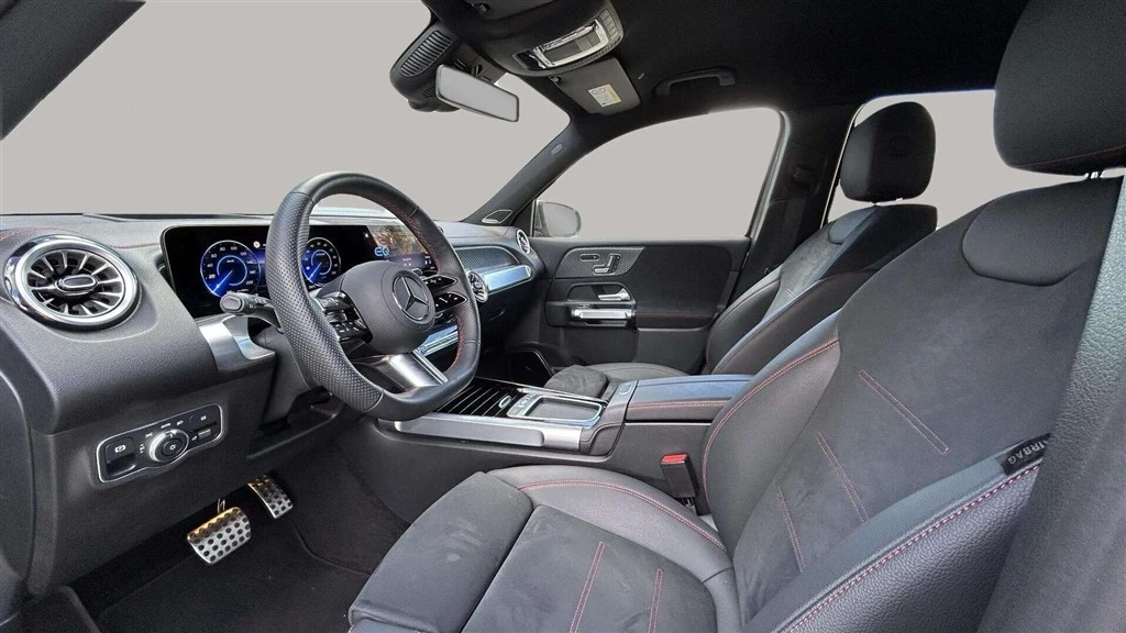 Mercedes-Benz-EQB-image-9