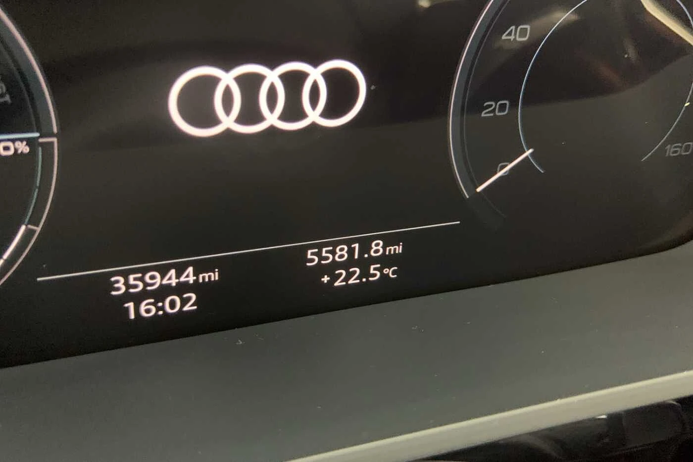 Audi-Q8 e-tron-image-12