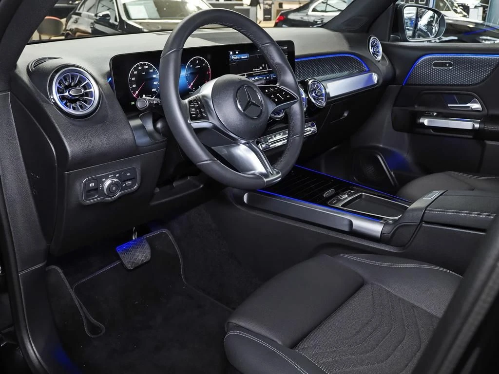 Mercedes-Benz-GLB 200 d-image-8