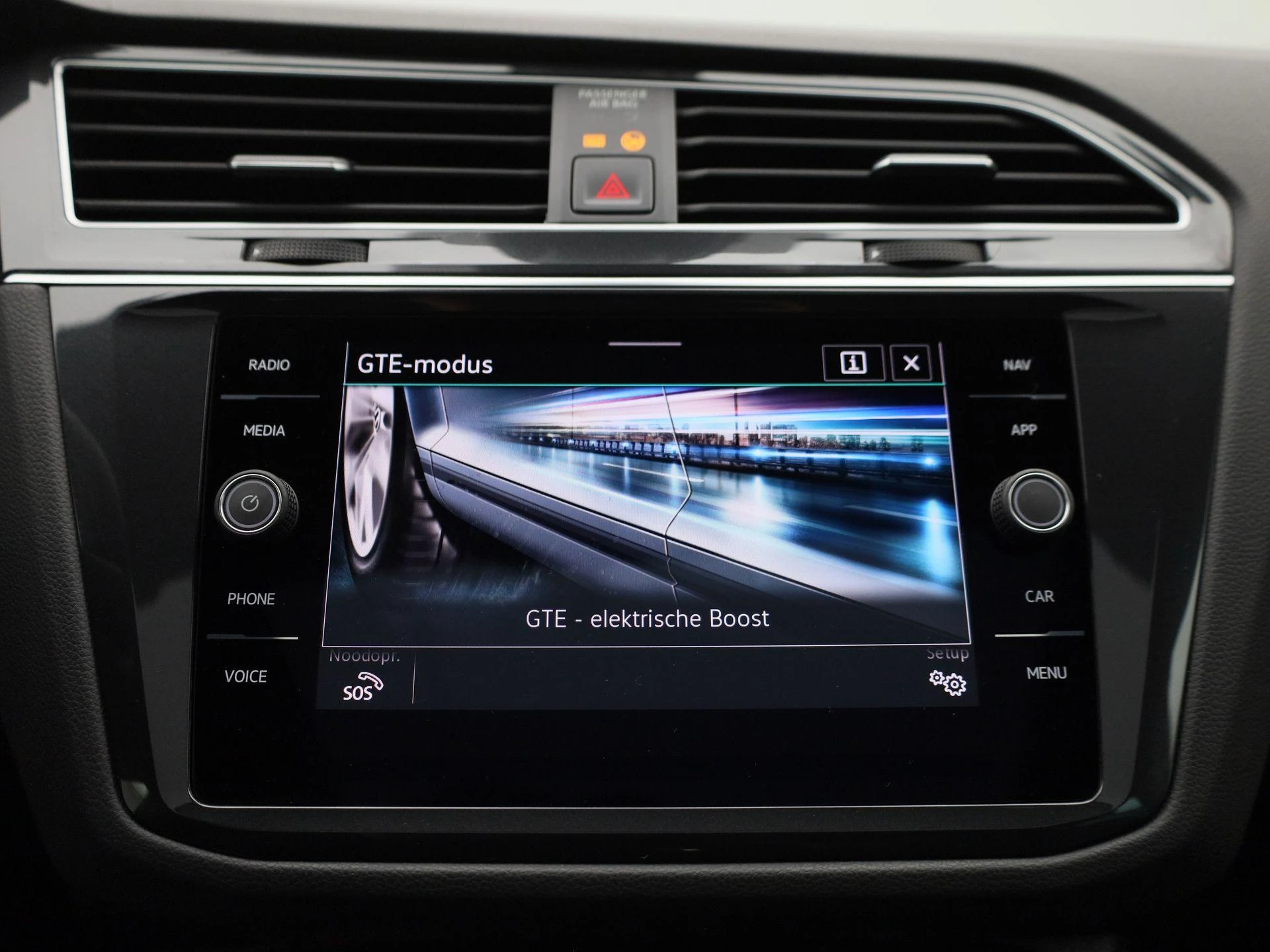 Volkswagen-Tiguan-image-27