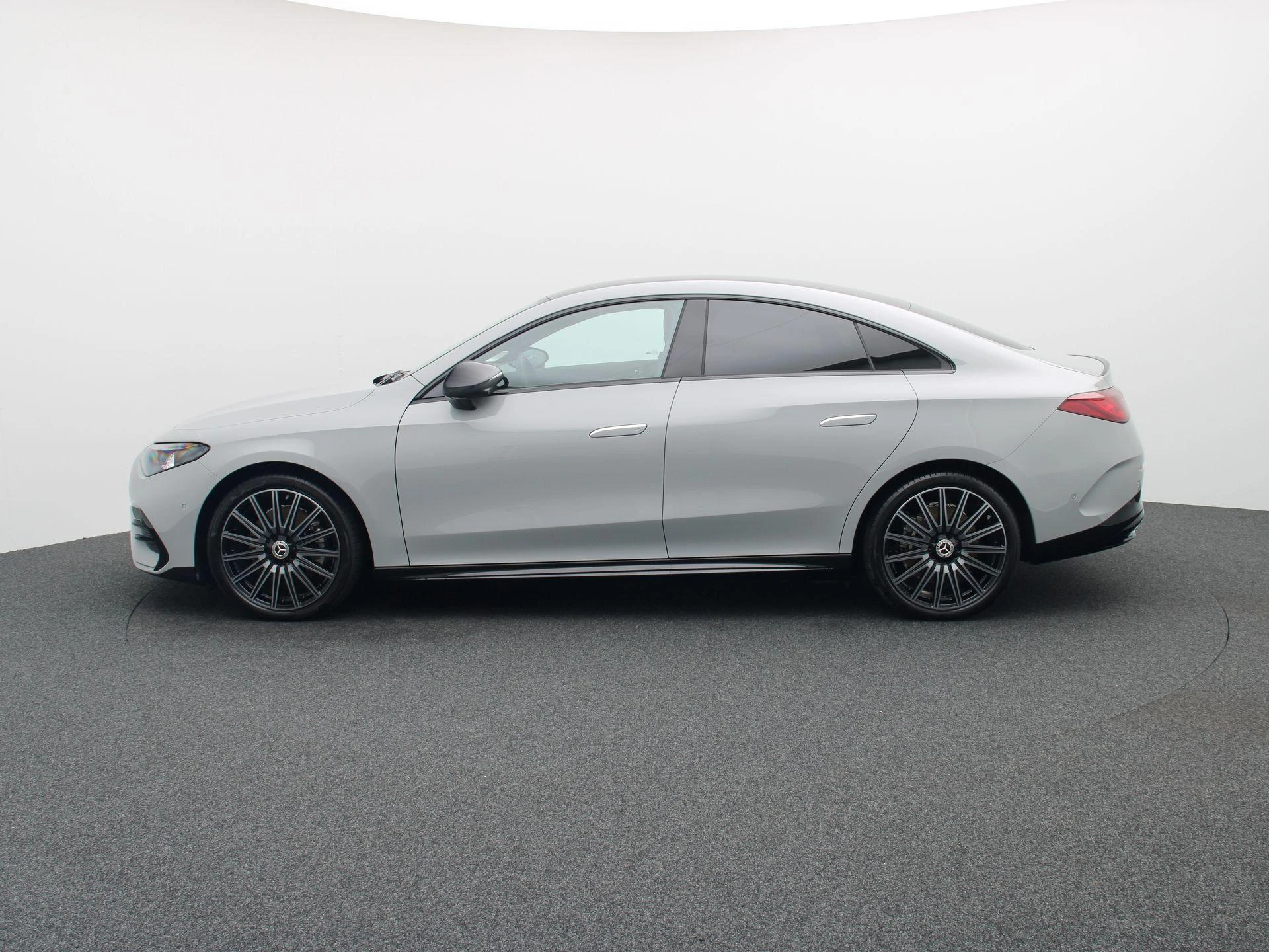 Mercedes-Benz-CLA-image-3
