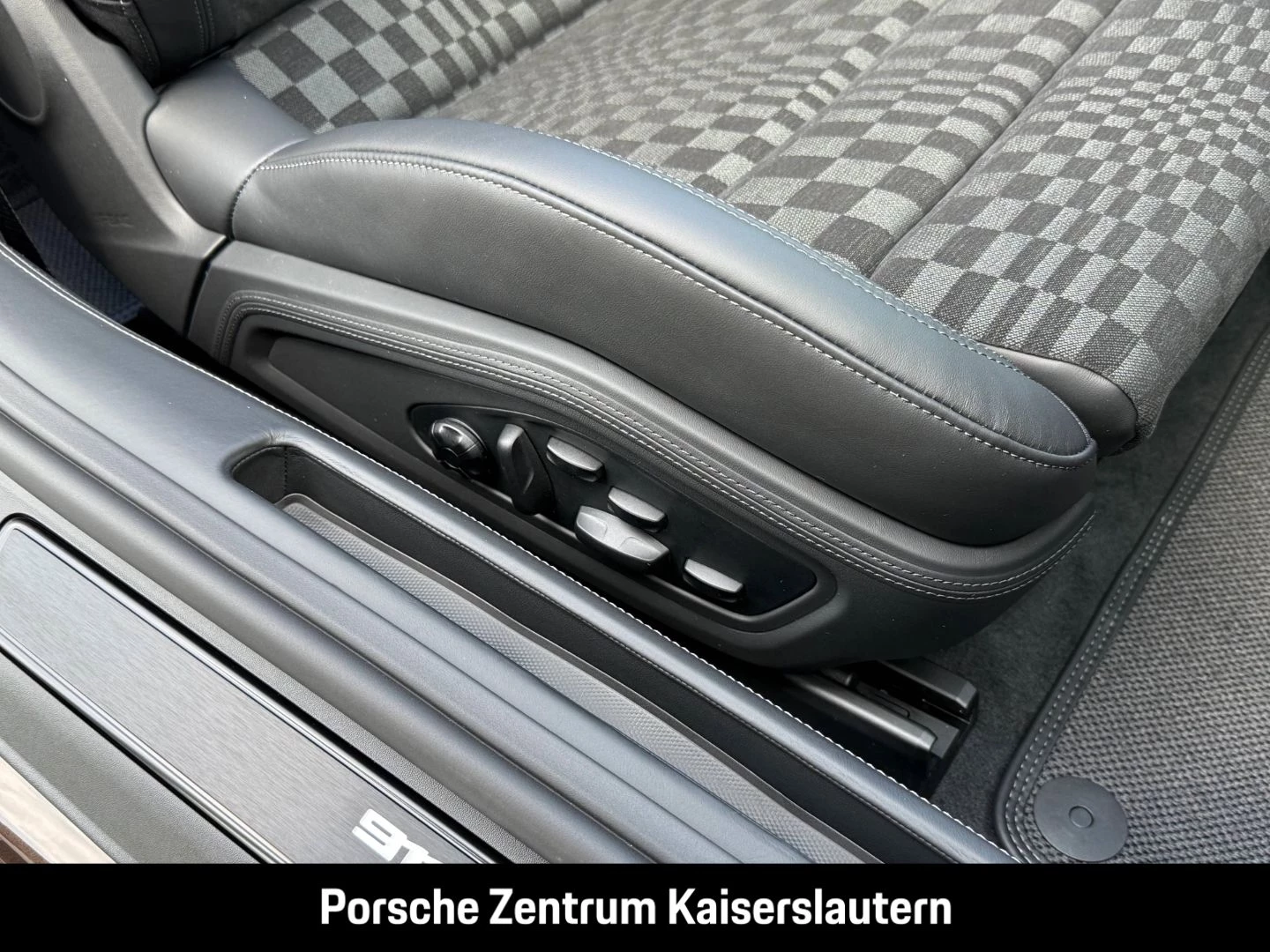 Porsche 911 992 Spirit 70 Burmester Clubleder InnoDrive spirit 70