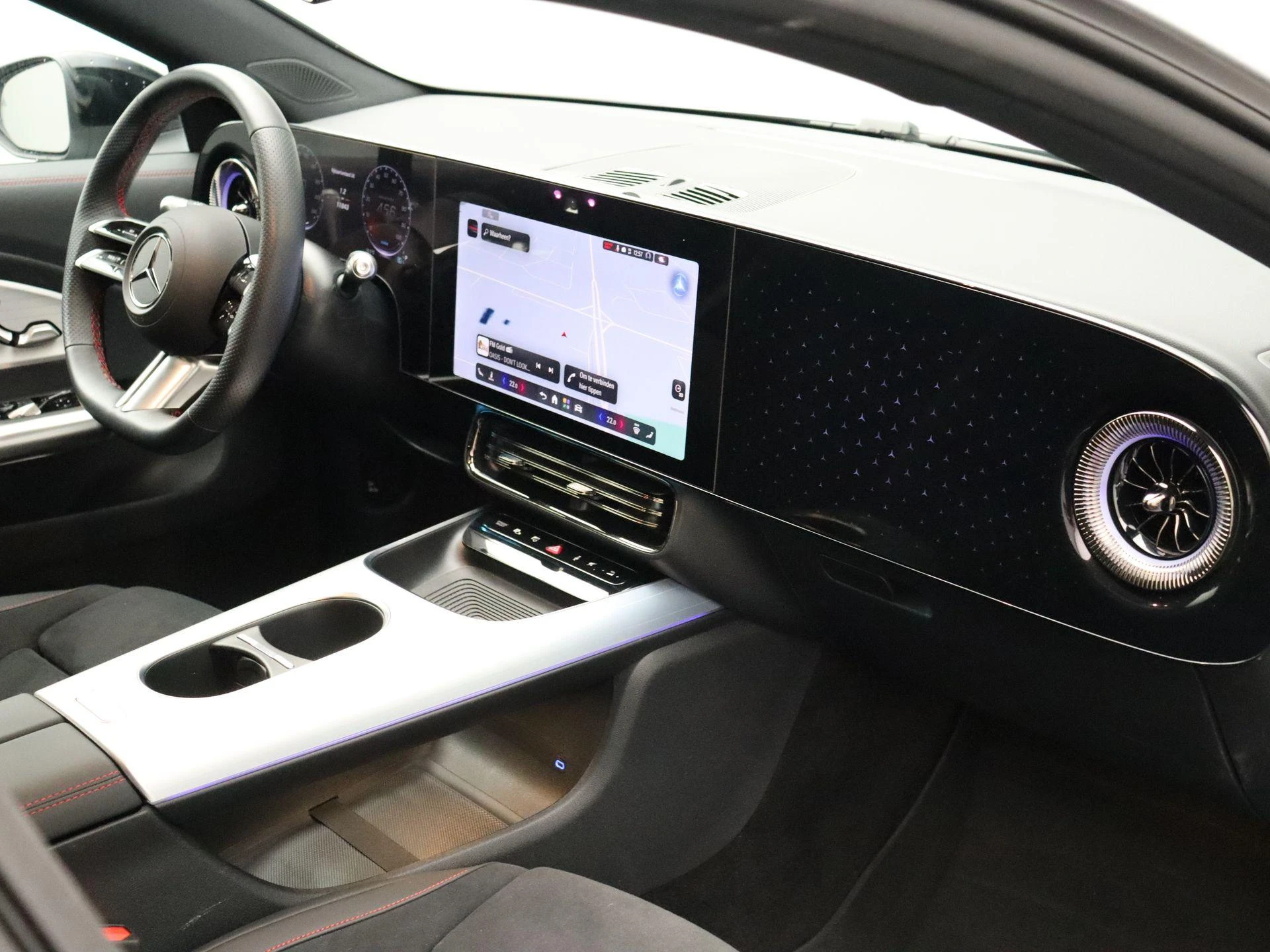Mercedes-Benz-CLA-image-26