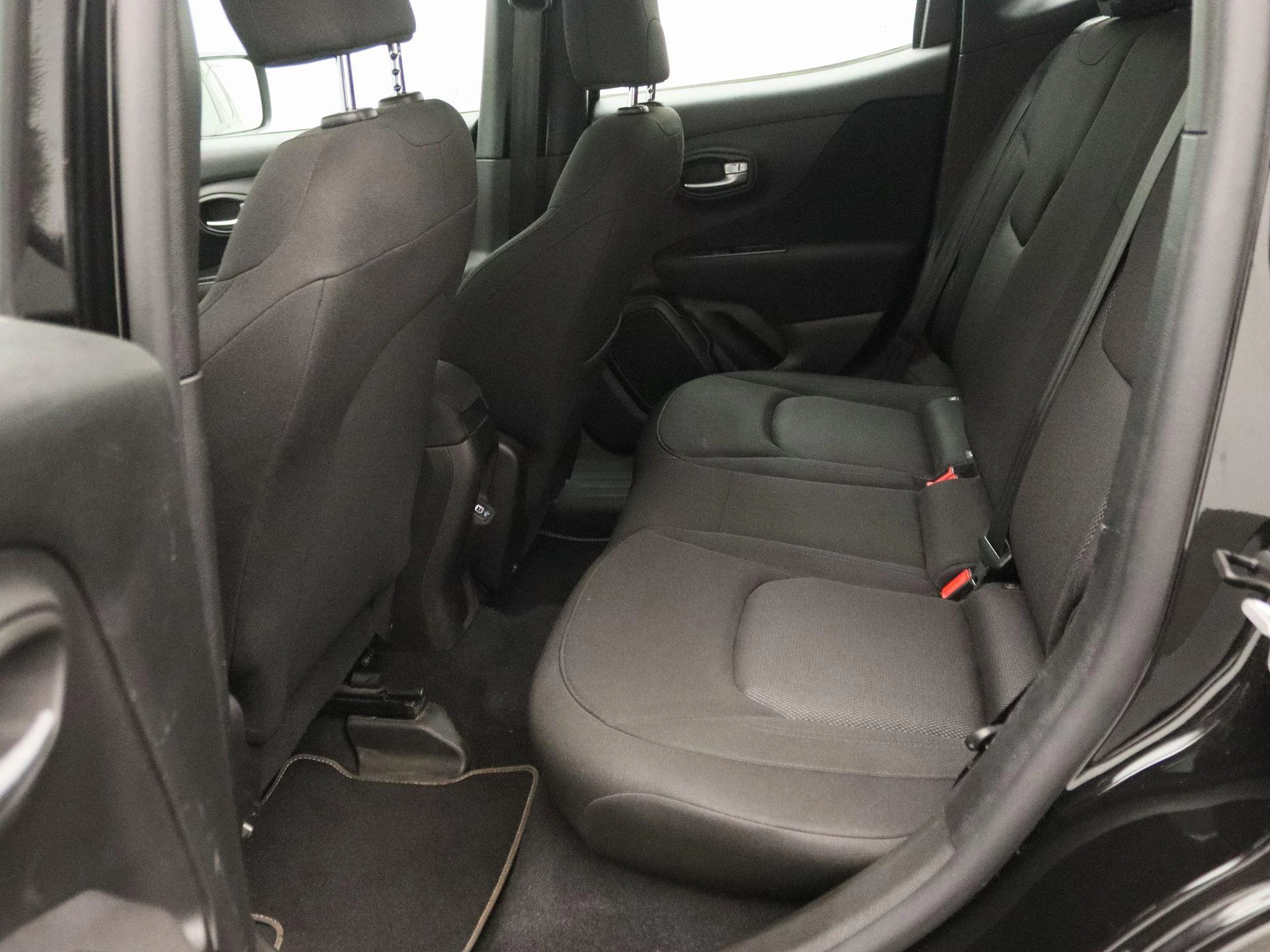 Jeep-Renegade-image-12