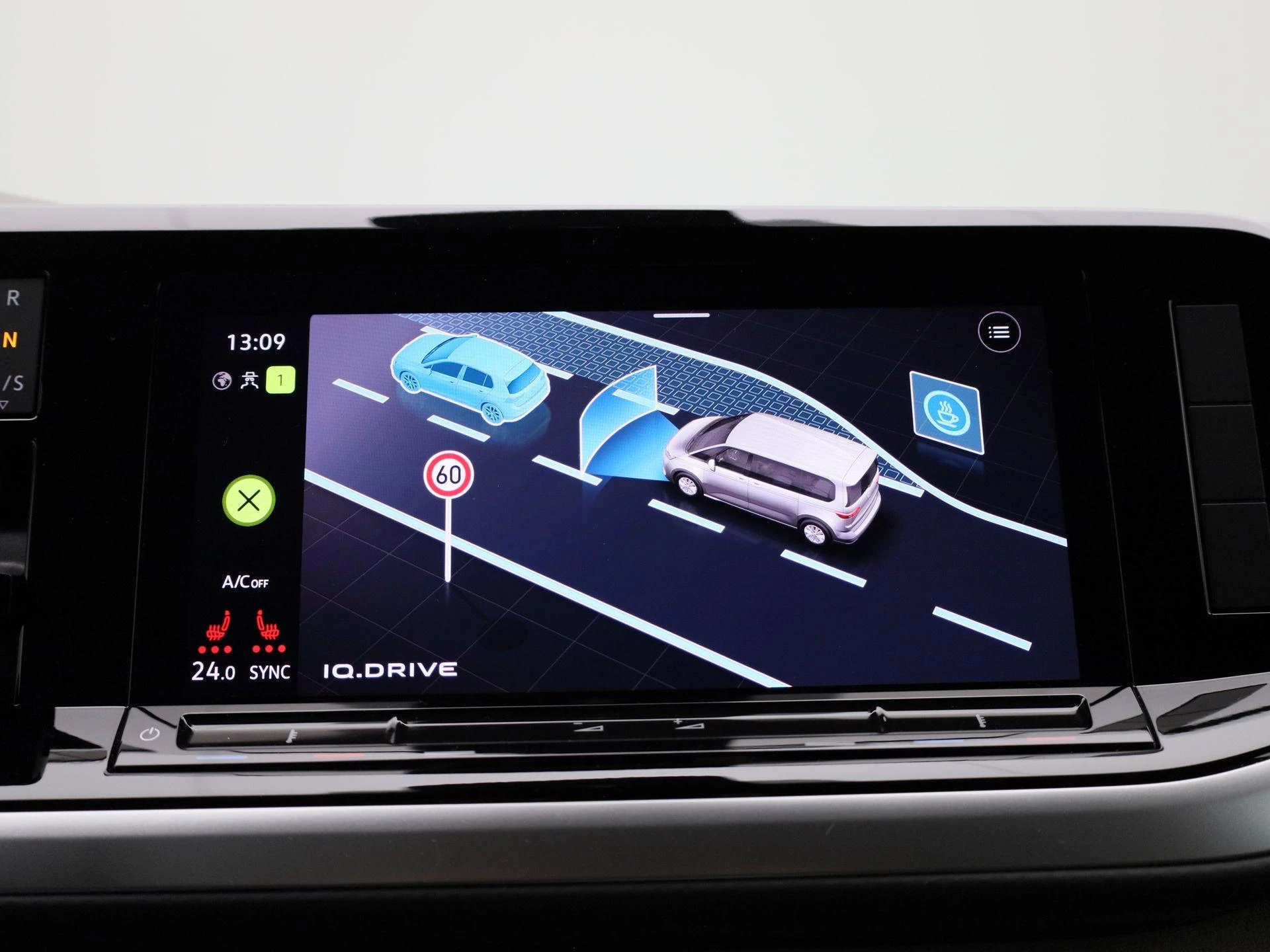 Volkswagen-Multivan-image-20