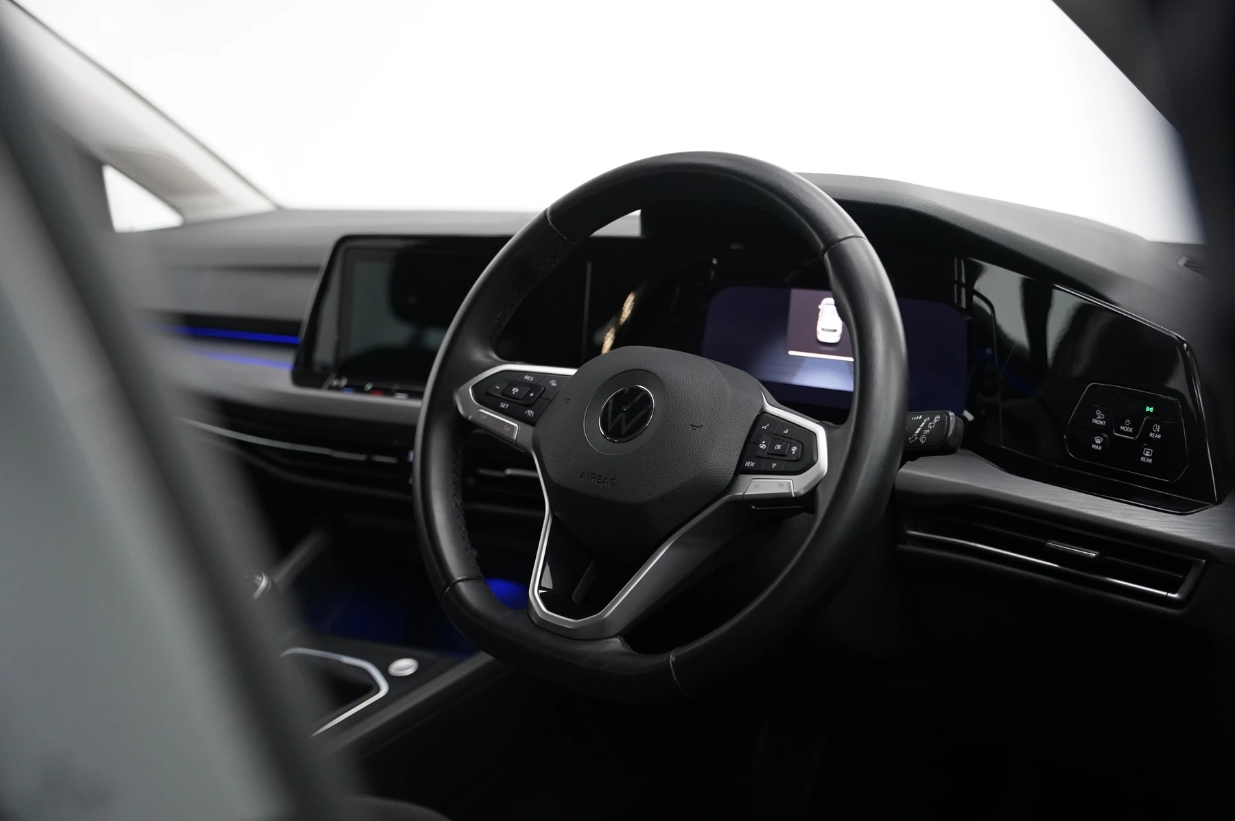 Volkswagen-Golf-image-5