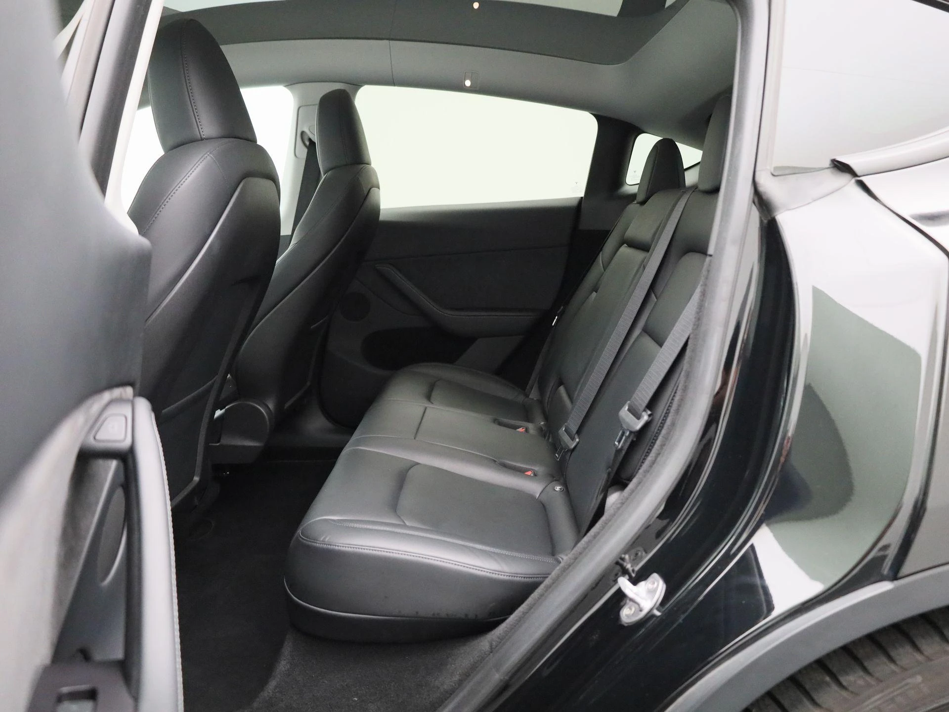 Tesla-Model Y-image-9