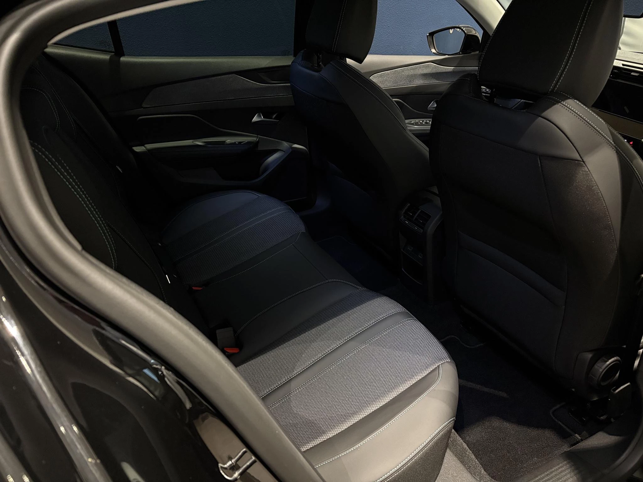 Peugeot-408-image-13